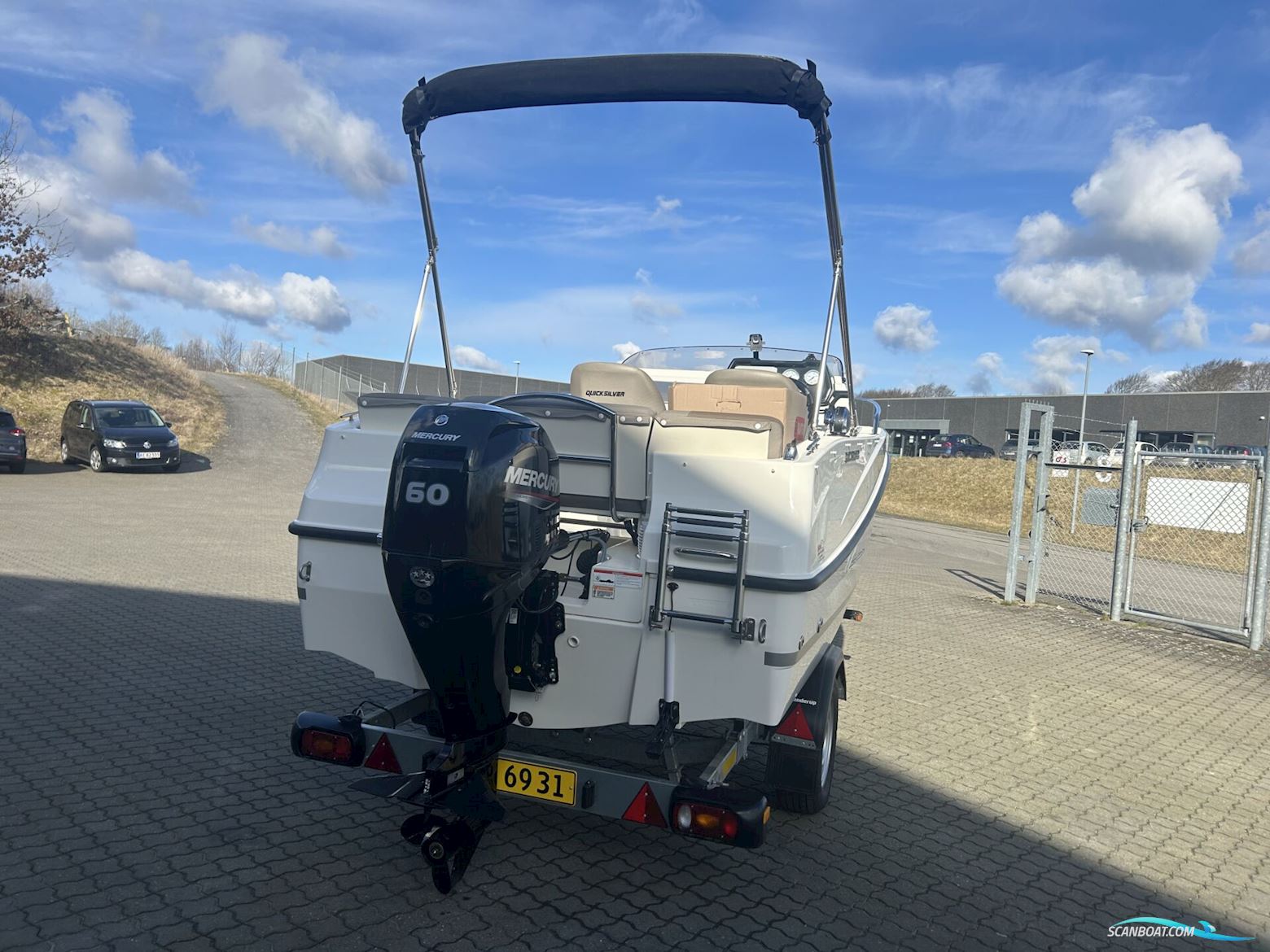 Quicksilver 455 Cabin