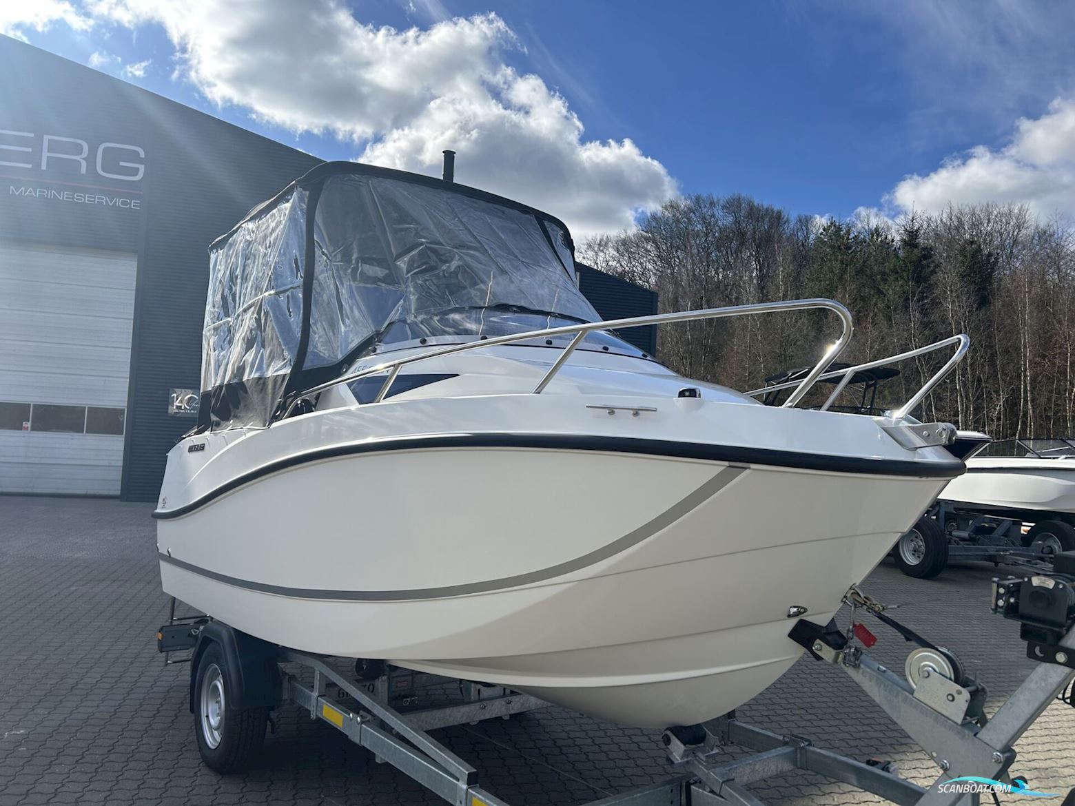 Quicksilver 455 Cabin