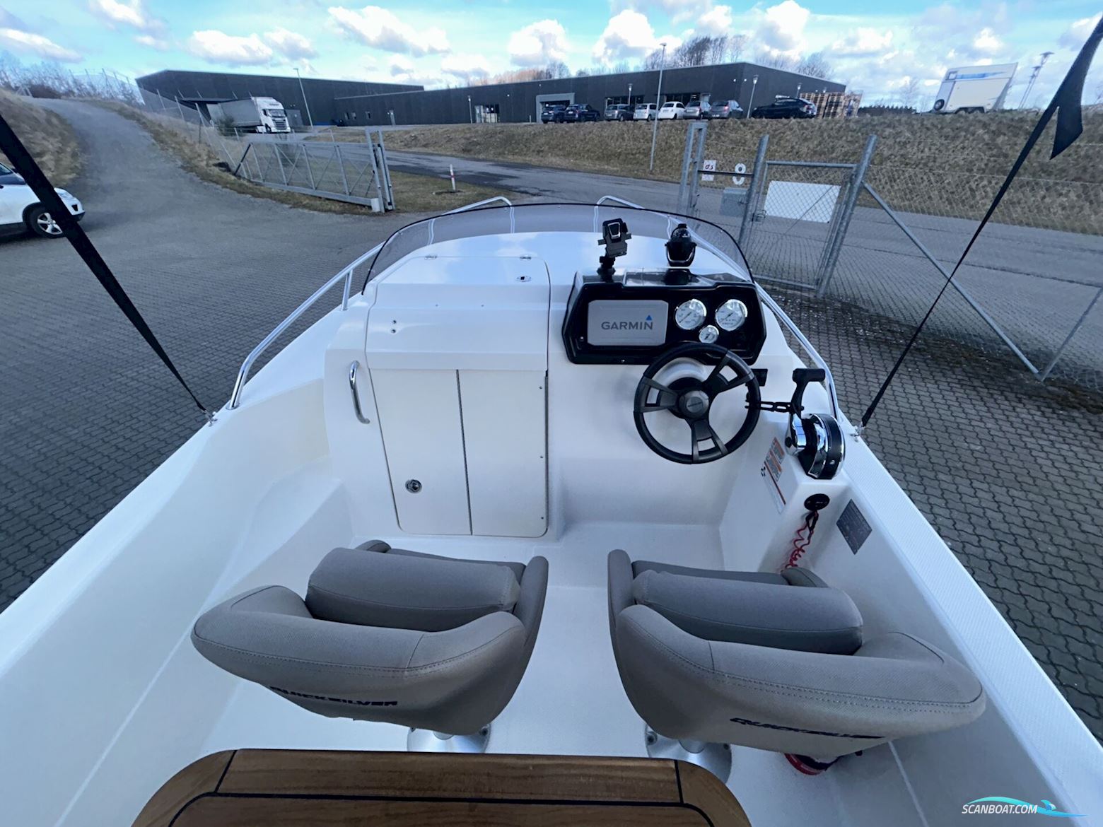 Quicksilver 455 Cabin – SOLGT