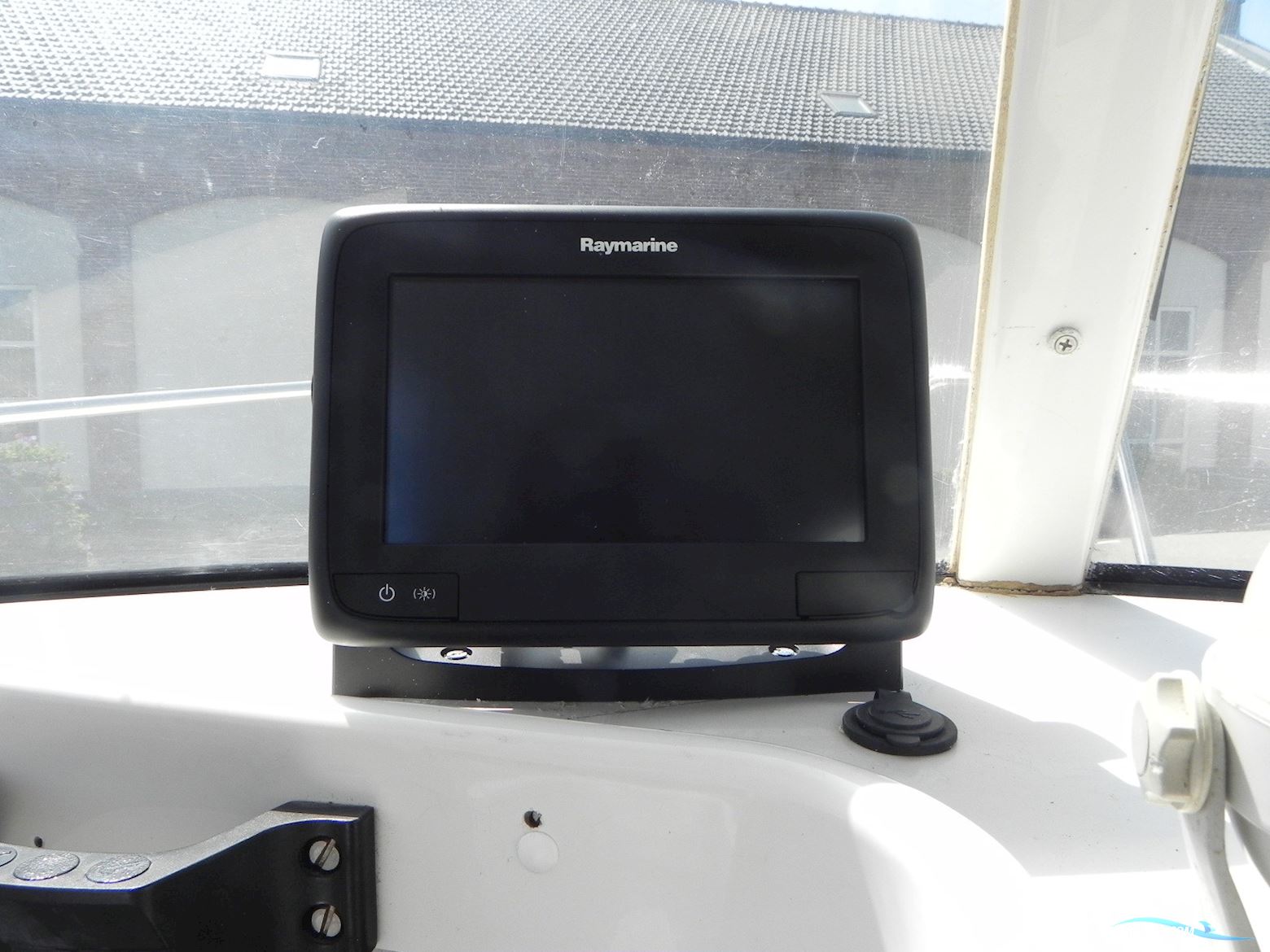 Quicksilver 500 Pilothouse
