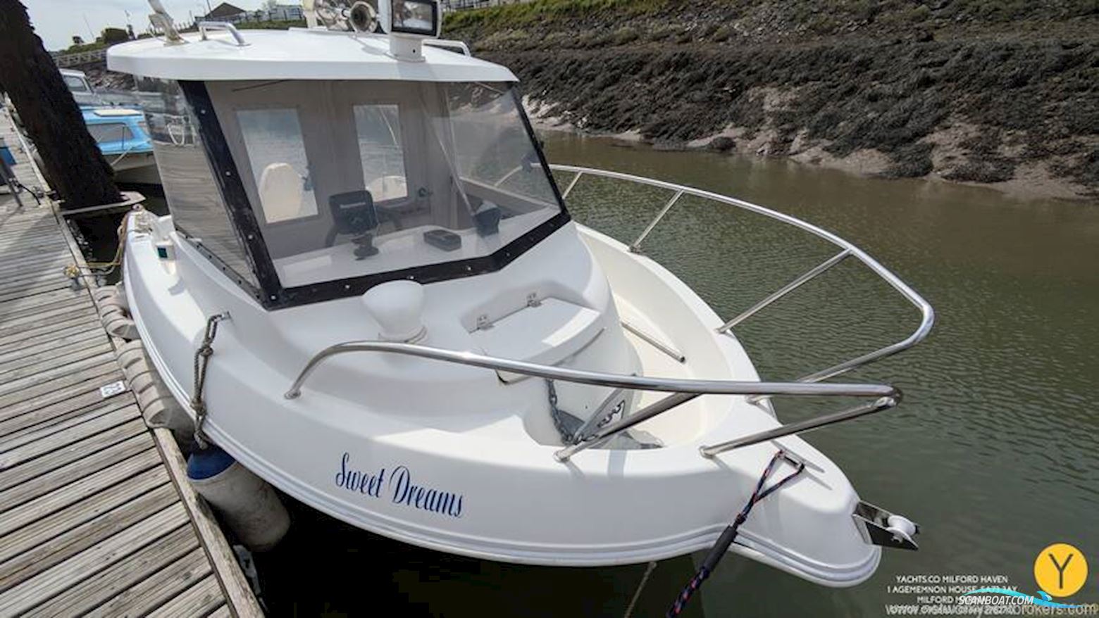 Quicksilver 500 Pilothouse