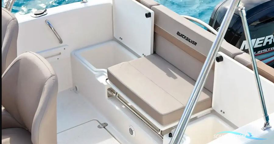 Quicksilver 505 cabin