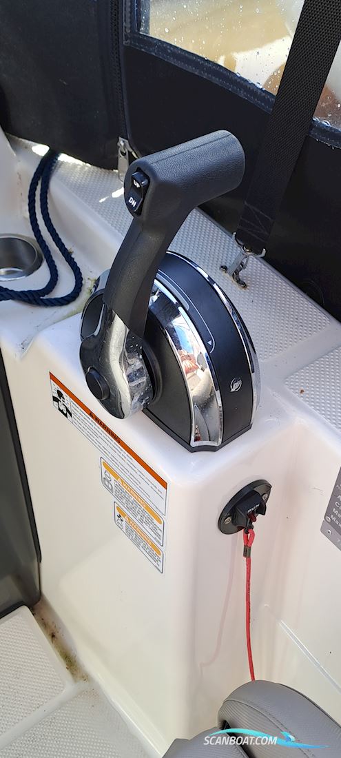 Quicksilver 505 cabin