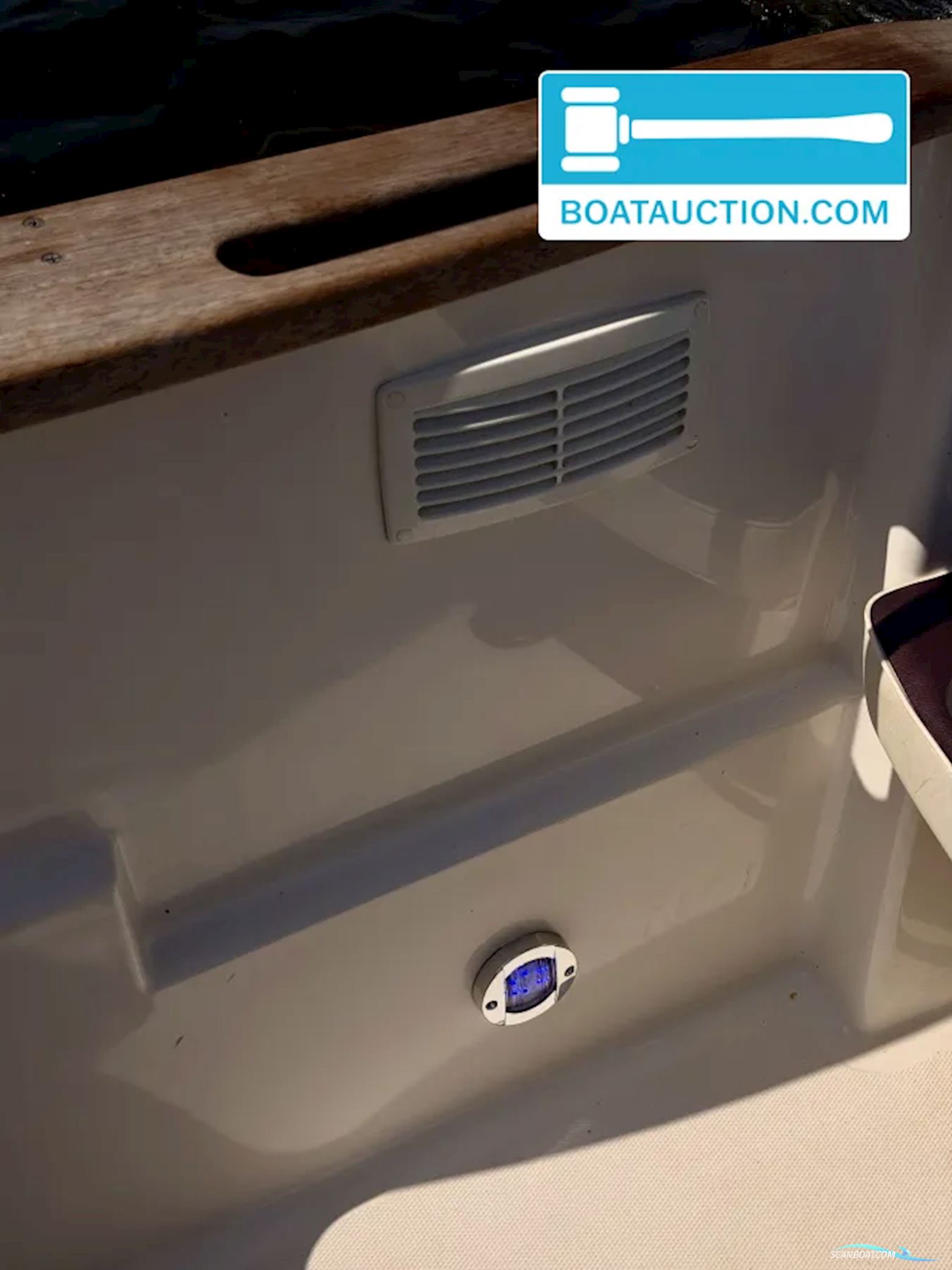 Quicksilver 540 Cabin