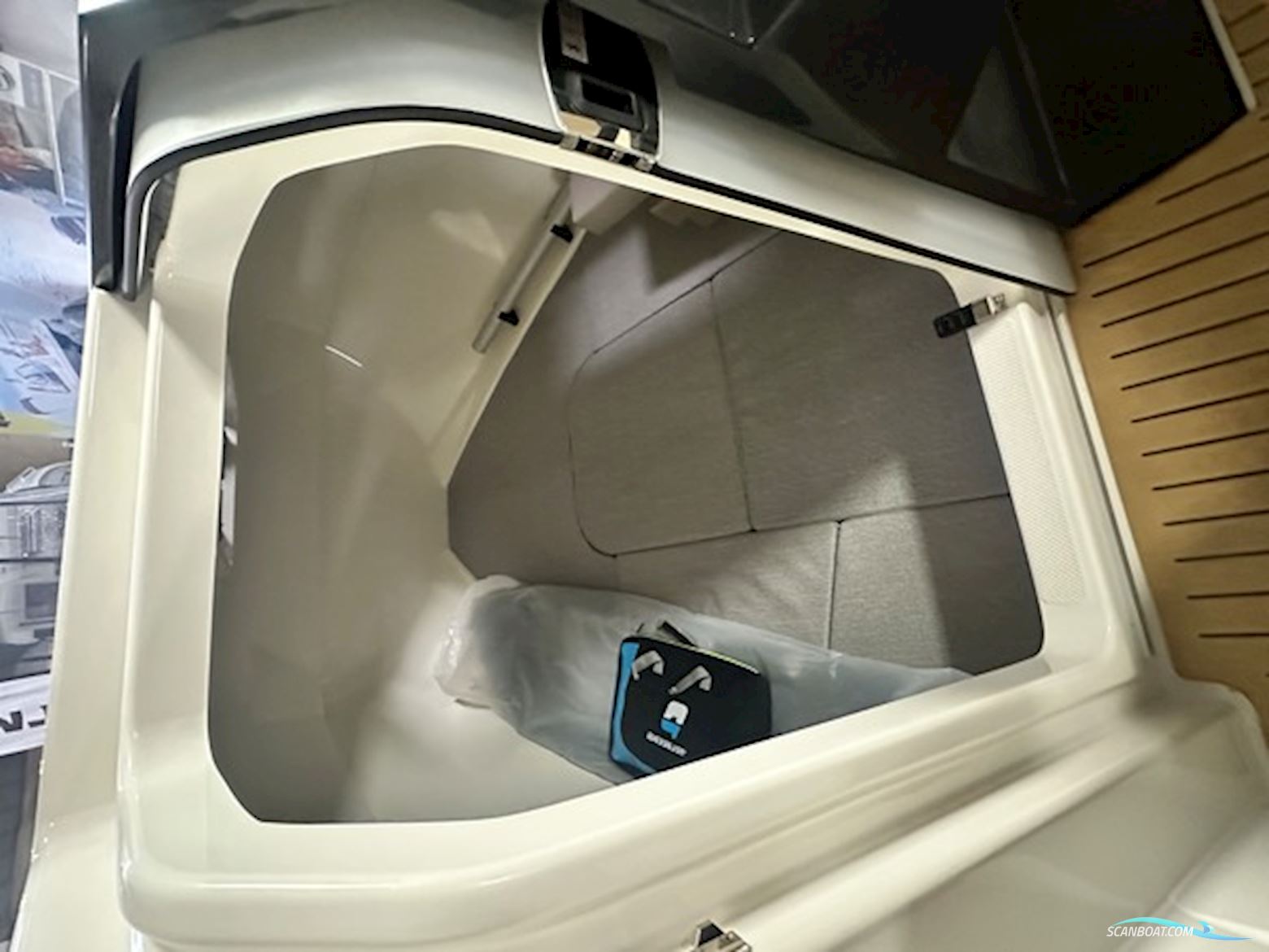 Quicksilver 555 Cabin m/100 hk & Udstyr Komplet Flexiteek NY Båd