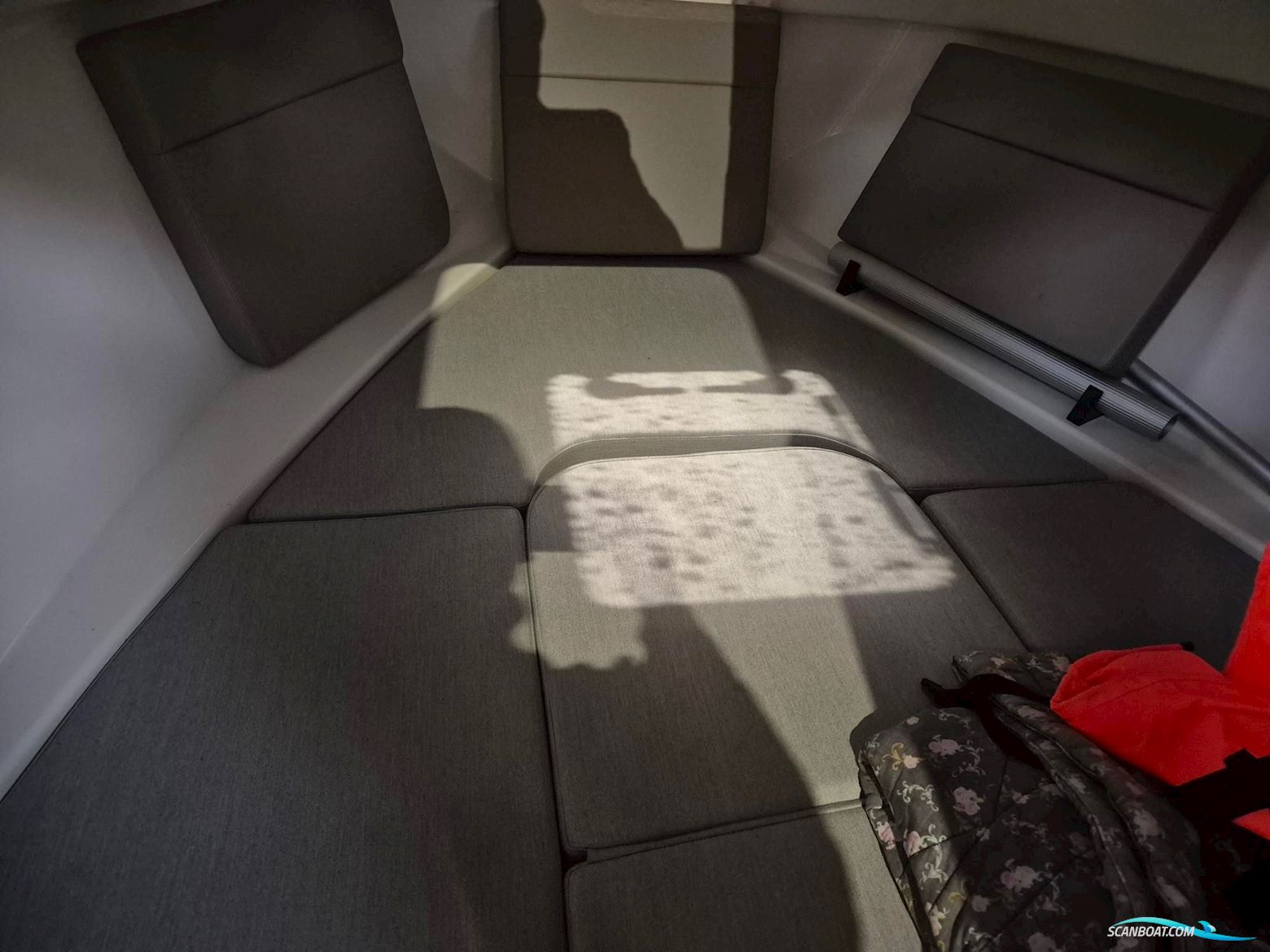 Quicksilver 555 Cabin