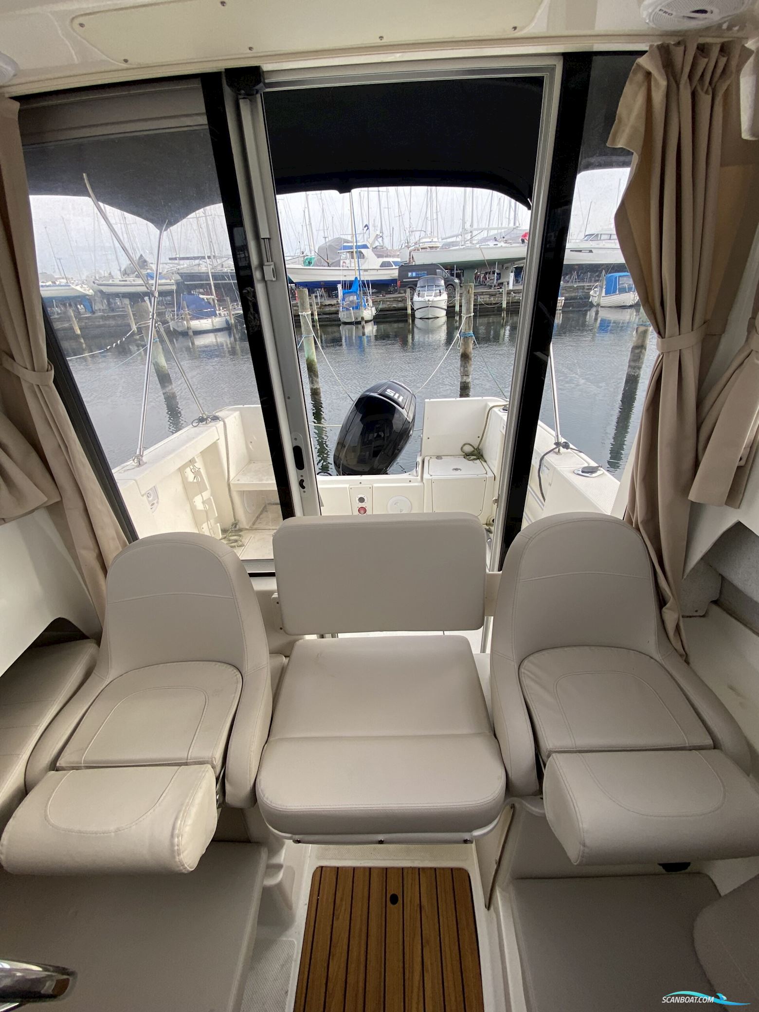 Quicksilver 555 Pilothouse