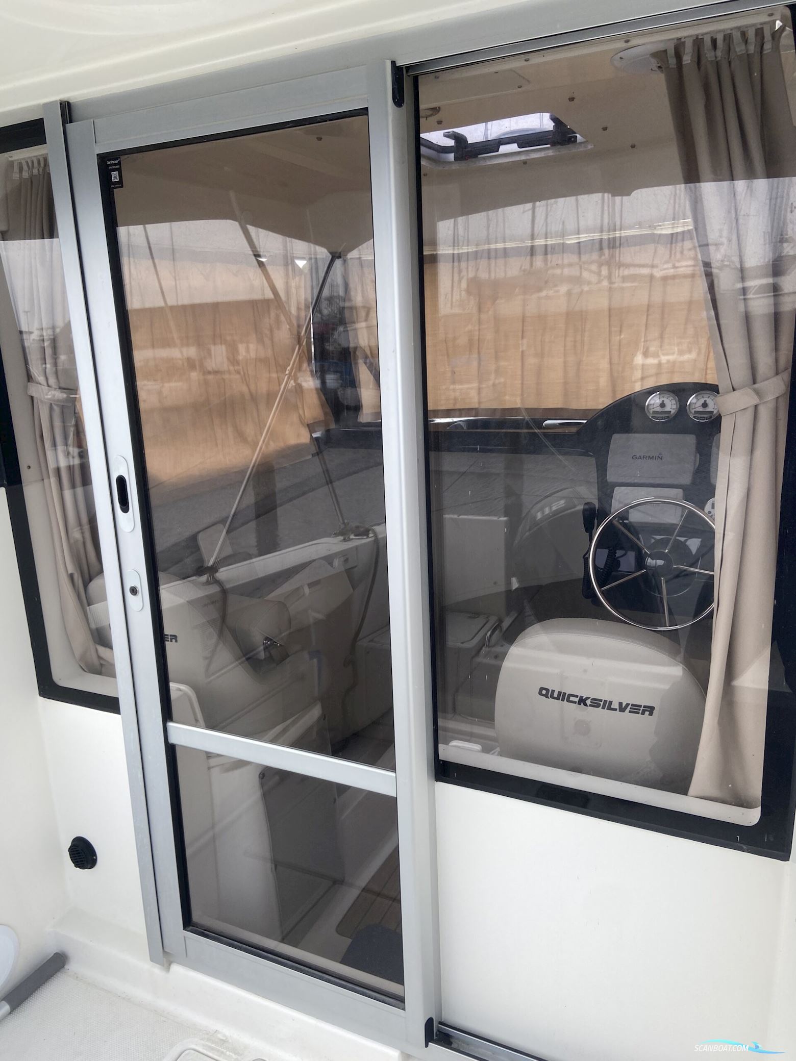 Quicksilver 555 Pilothouse