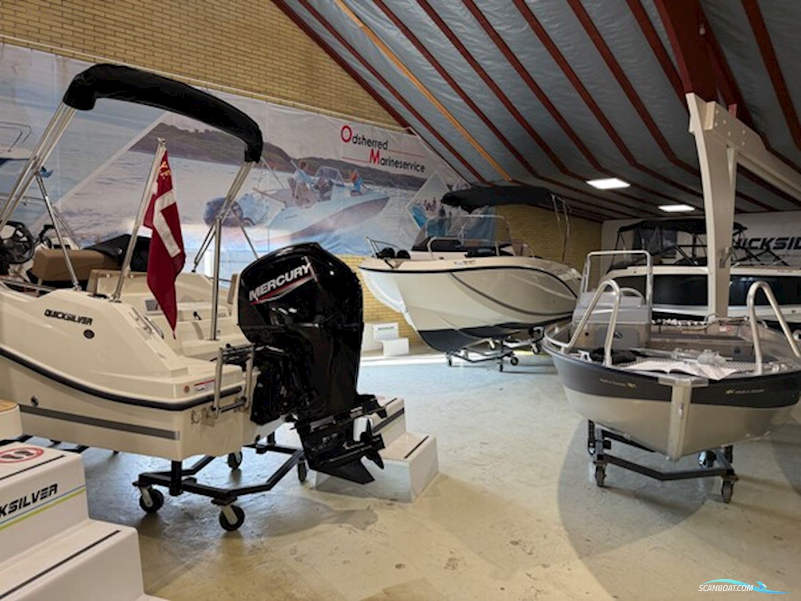 Quicksilver 605 Sundeck (2022) – Mercury 150 HK – Kun 75 timer – Topudstyret!