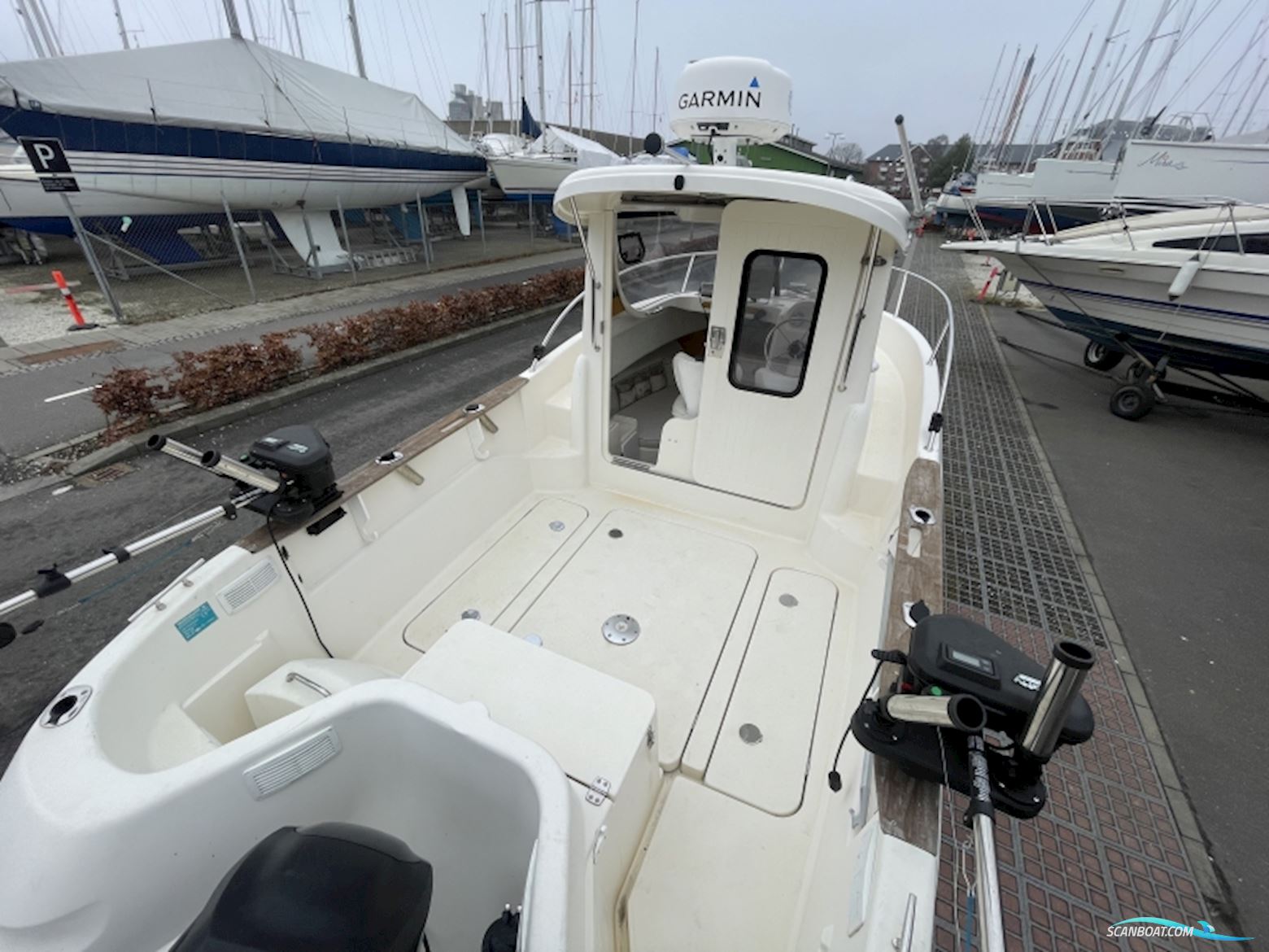 Quicksilver 640 Pilothouse