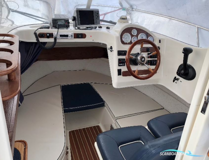 Quicksilver 640 Pilothouse