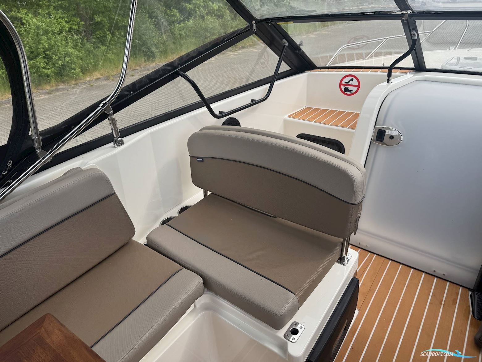 Quicksilver 675 Activ Cruiser m/Mercury F225 og Udstyr
