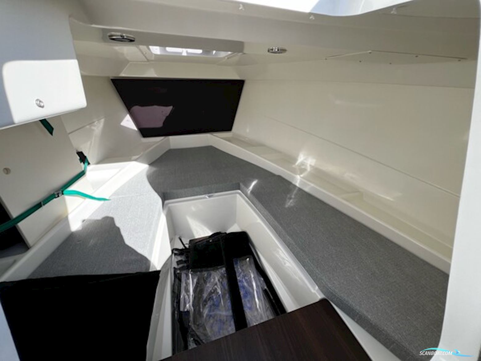 Quicksilver 675 Cruiser, Mercury F175 V6 Dts