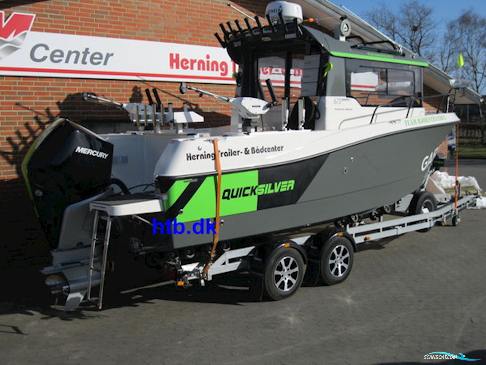 Quicksilver 675 Pilothouse Explorer Edition model m/Mercury F250 hk V8 Verado og Brenderup trailer - NU NEDSAT KR. 200.000,- !