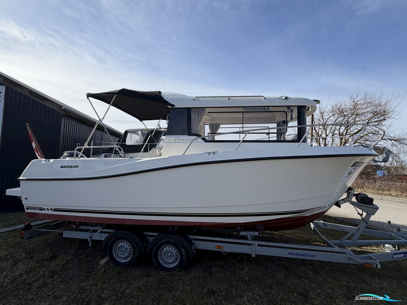 Quicksilver 675 Pilothouse