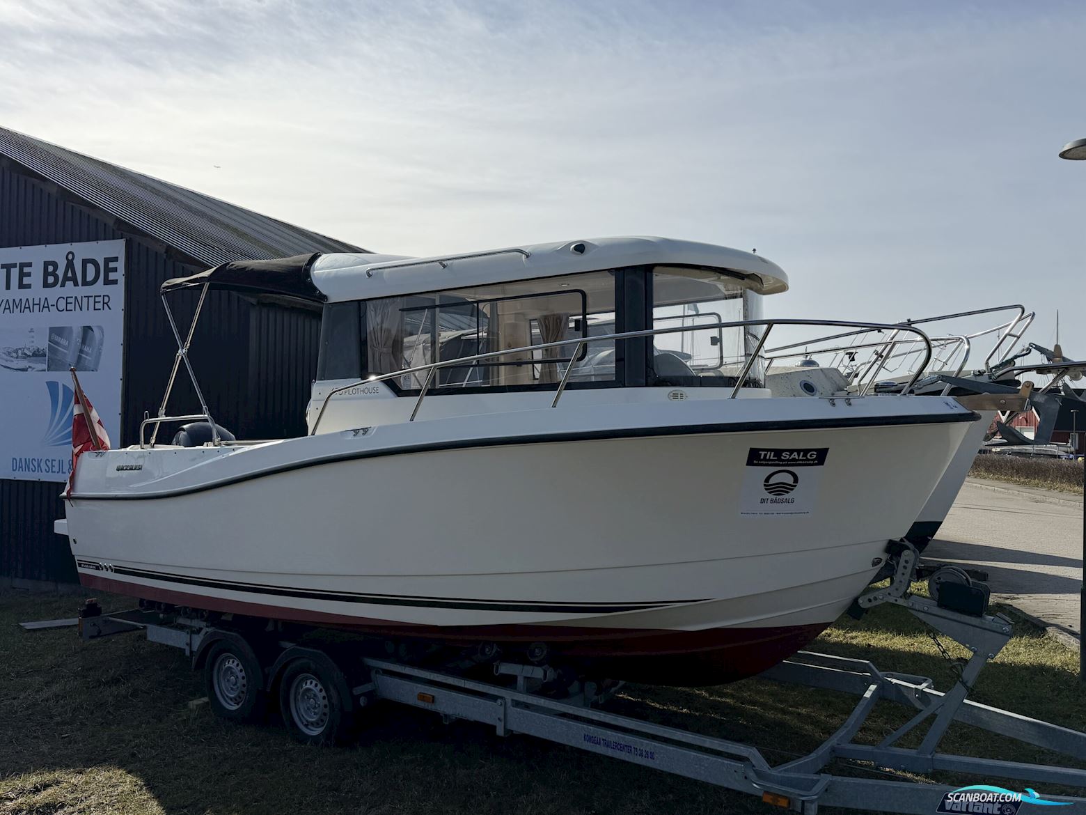 Quicksilver 675 Pilothouse