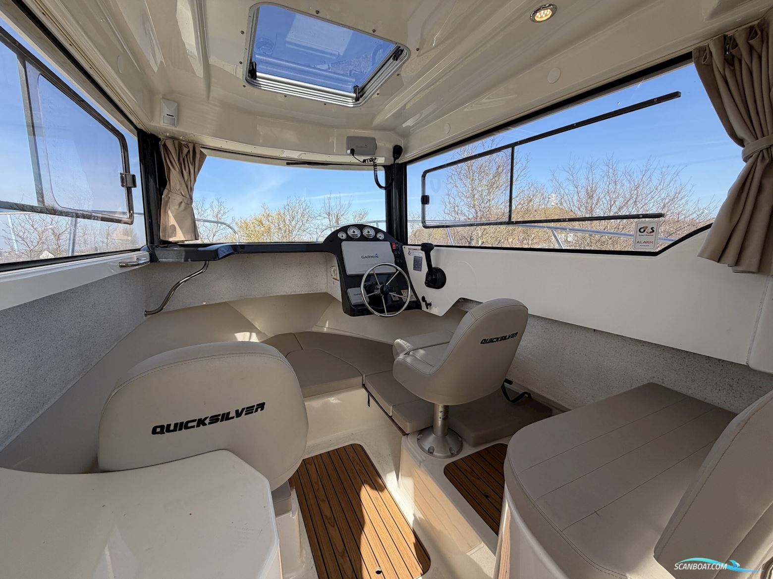 Quicksilver 675 Pilothouse