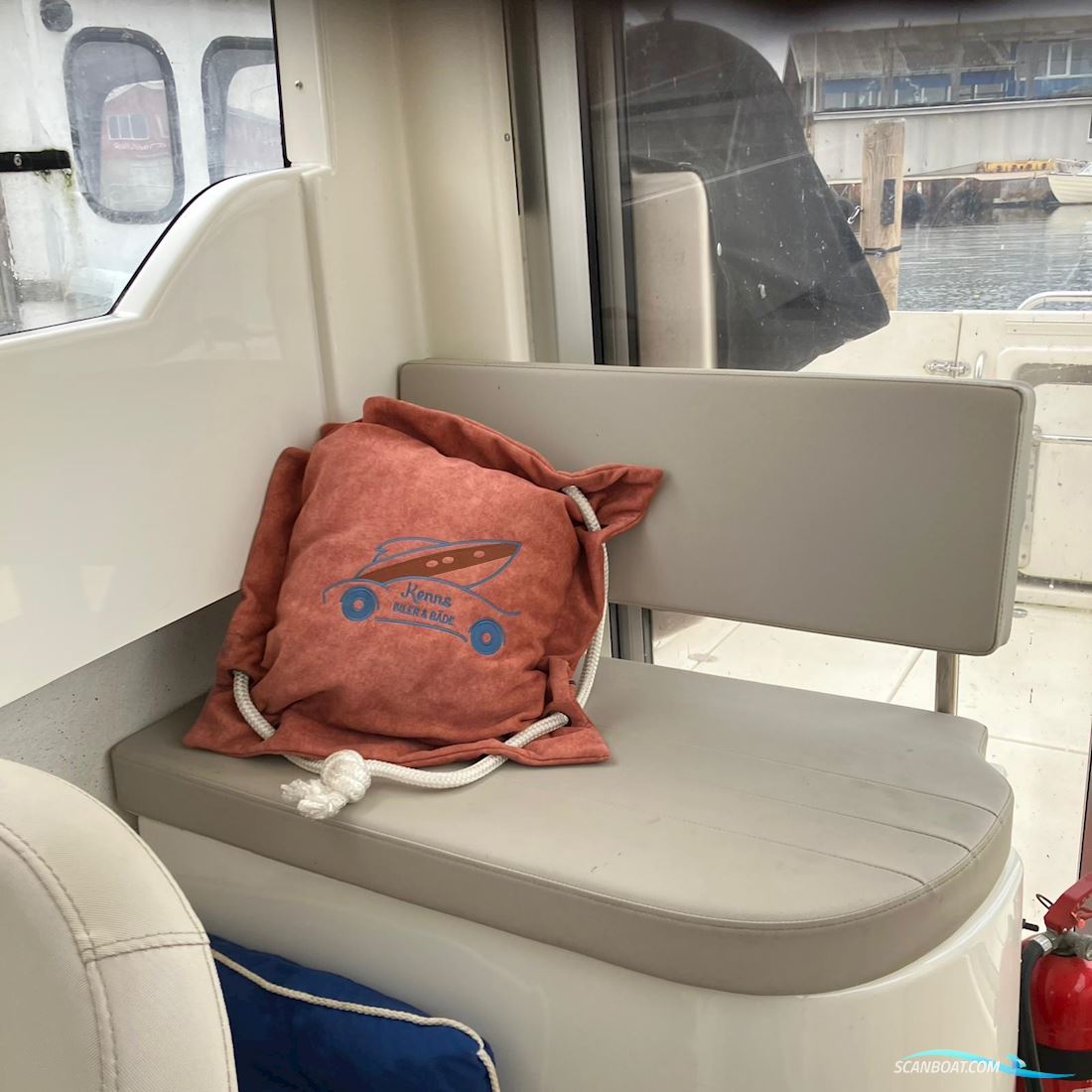 Quicksilver 675 Pilothouse