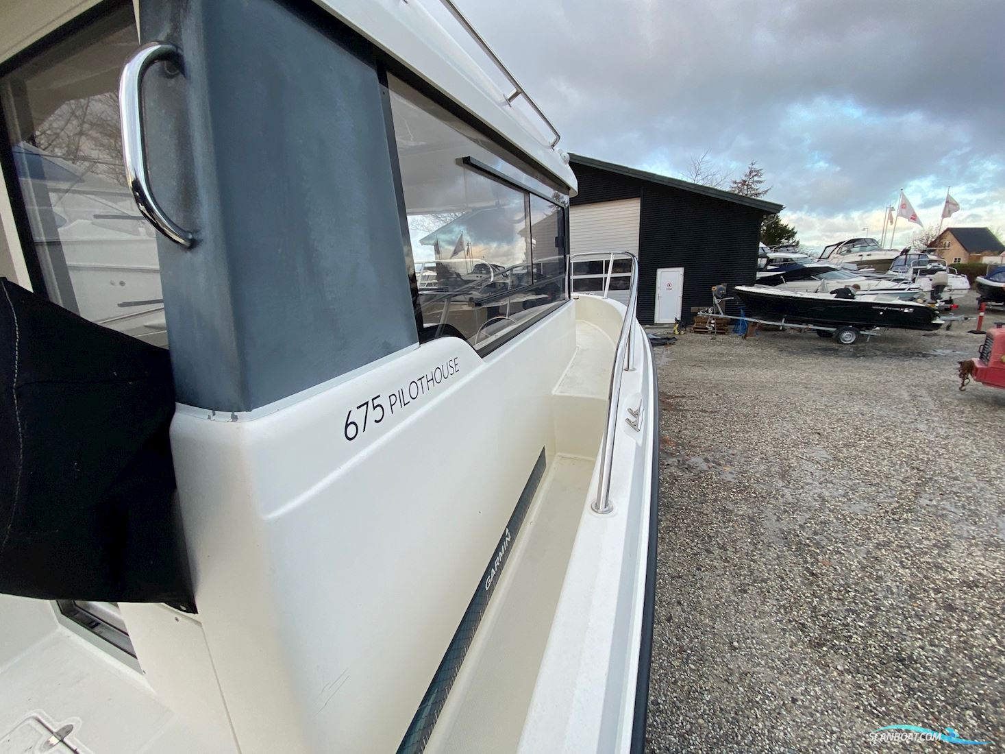 Quicksilver 675 Pilothouse
