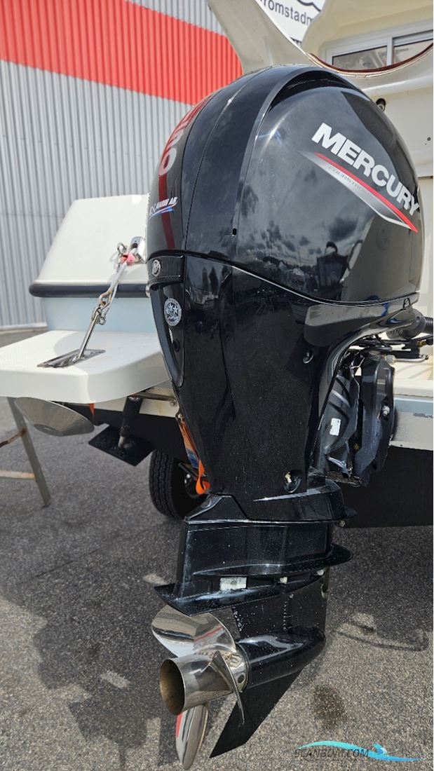 Quicksilver 755 Pilothouse