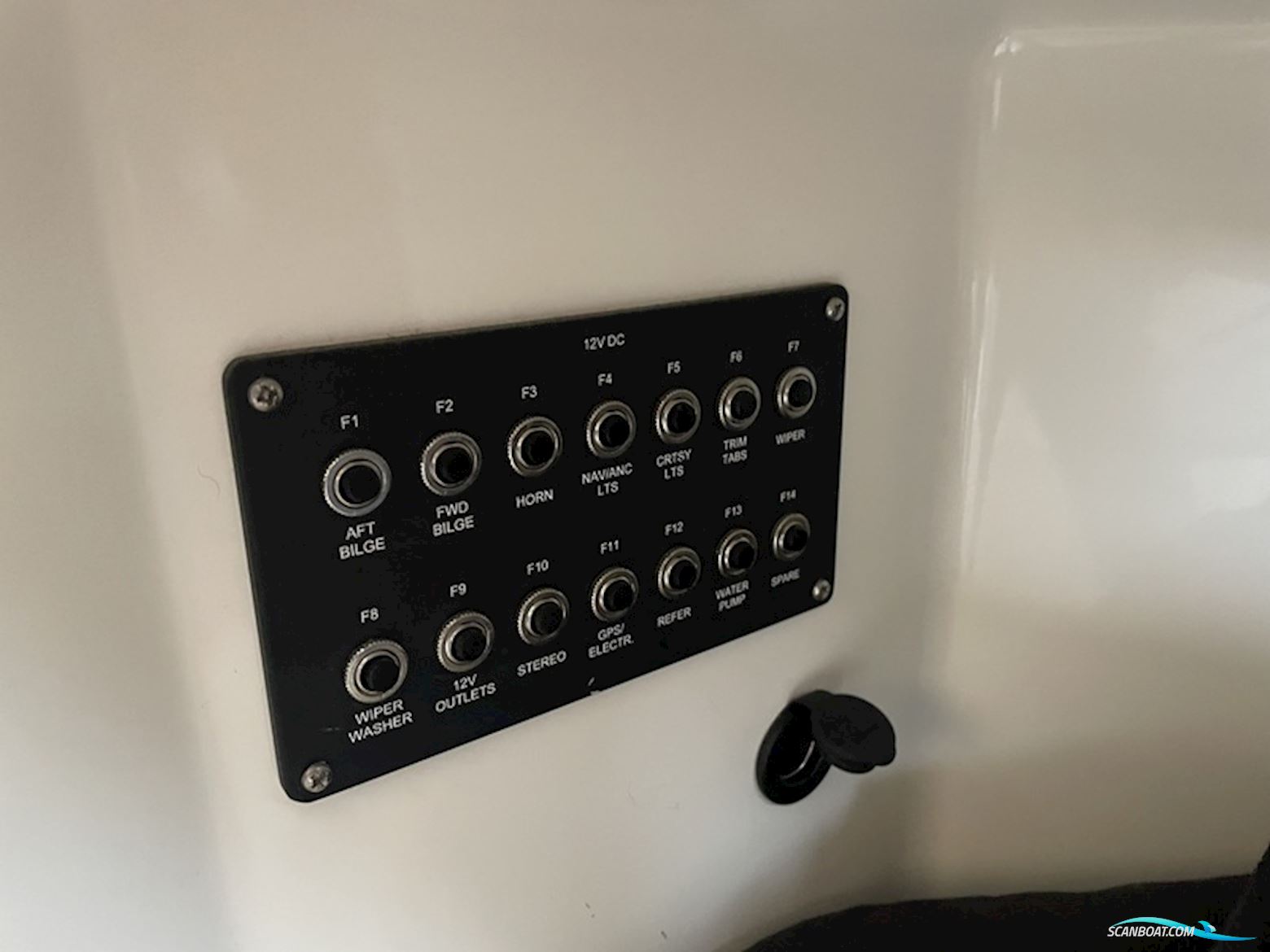 Quicksilver 755 Weekend