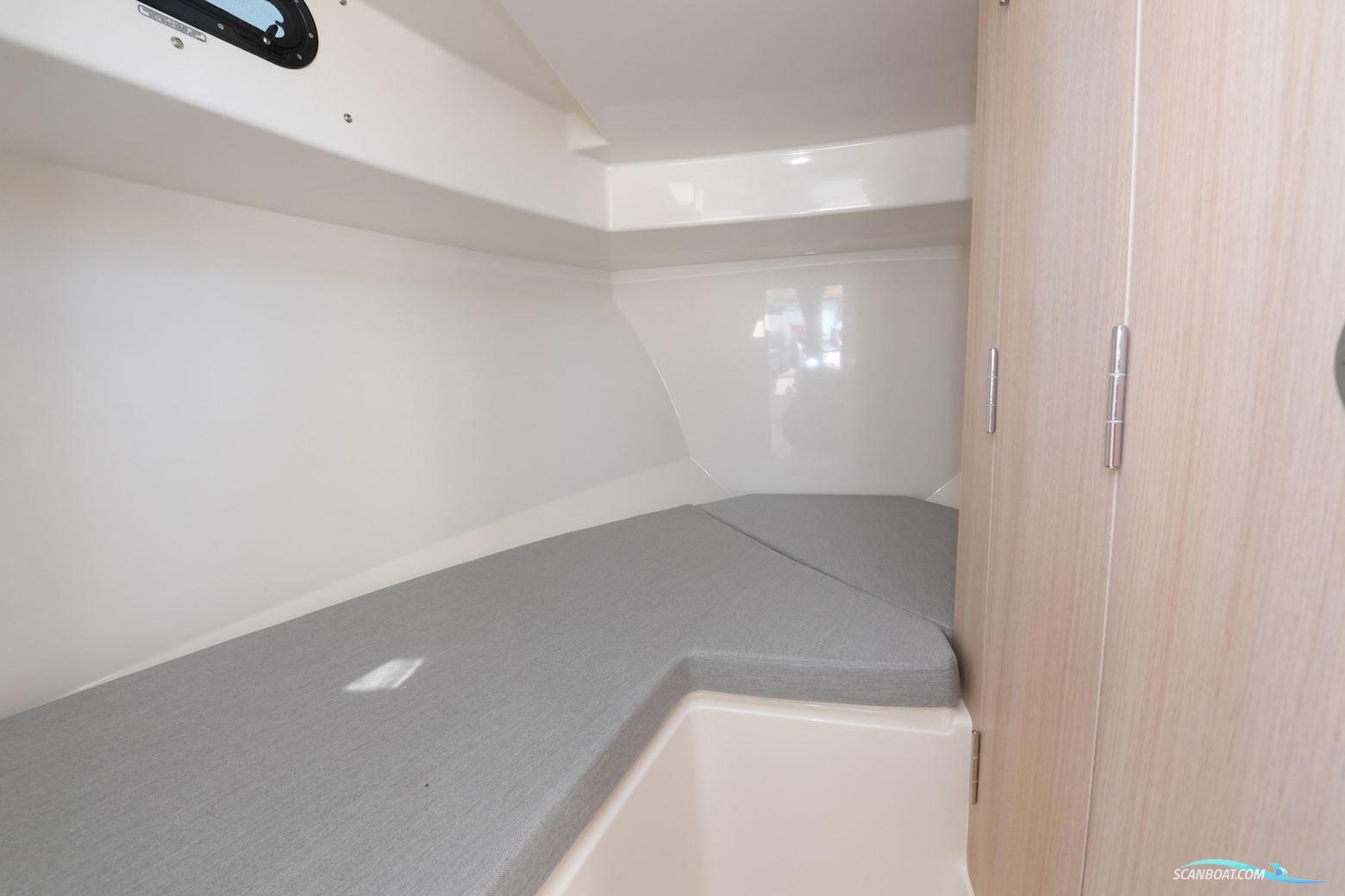 Quicksilver 805 Pilothouse