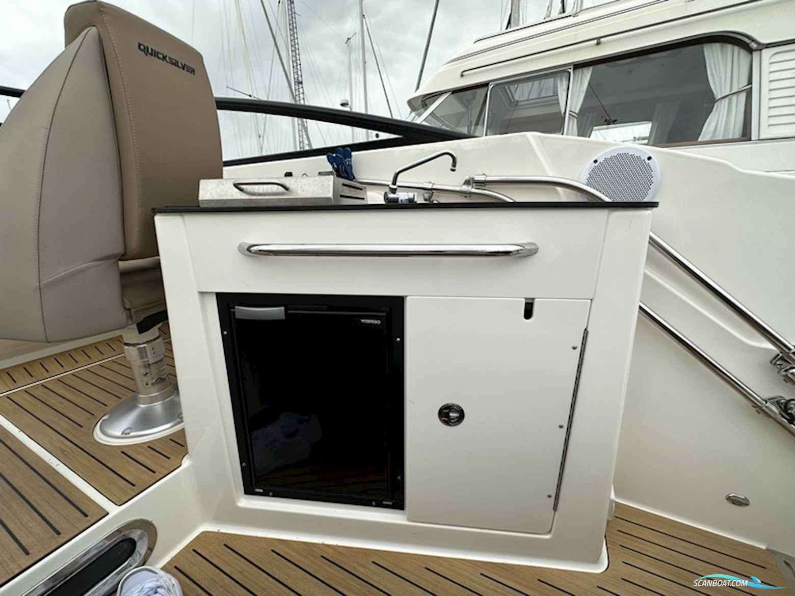 Quicksilver 805