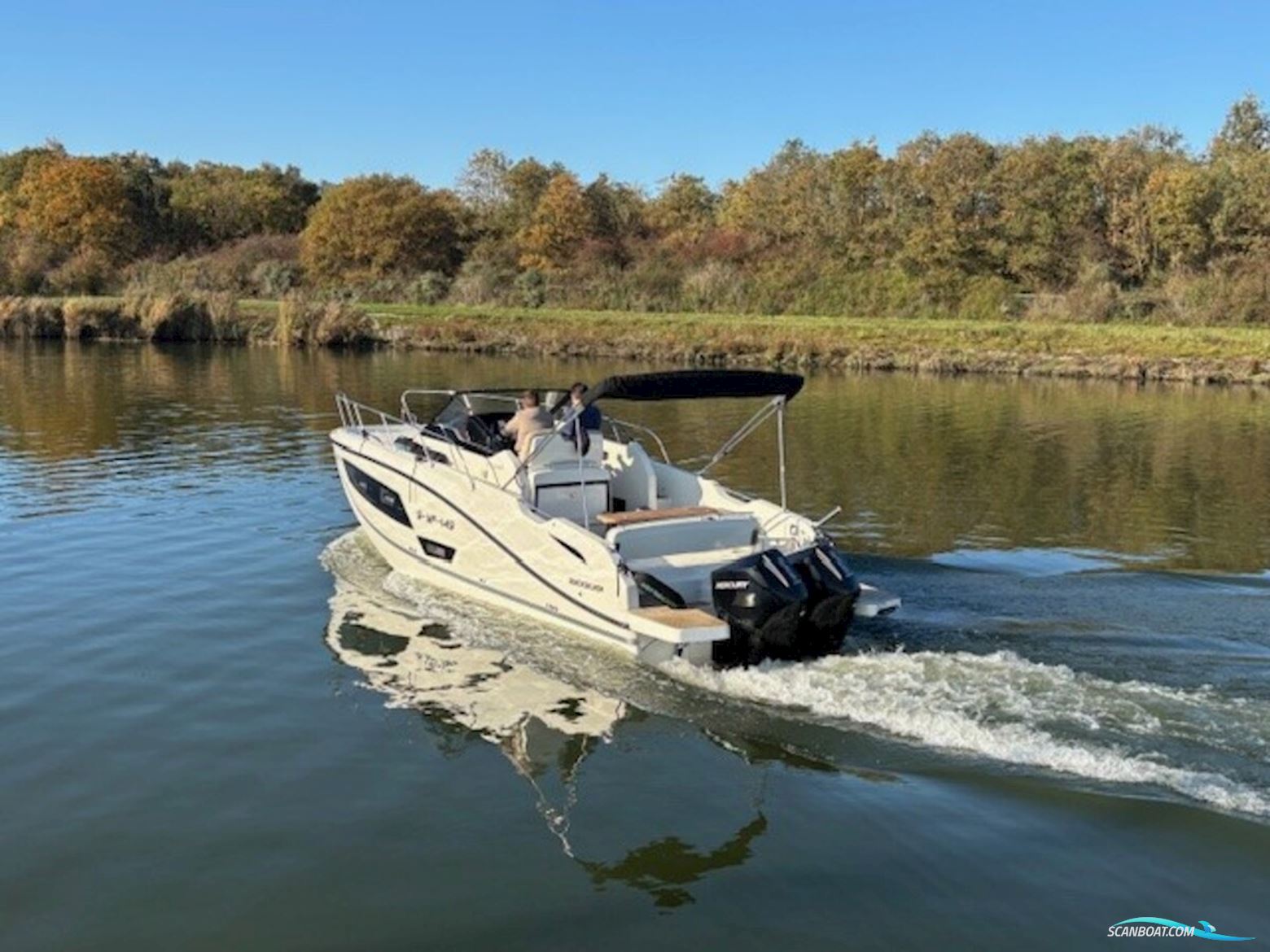 Quicksilver 875 Sundeck Active