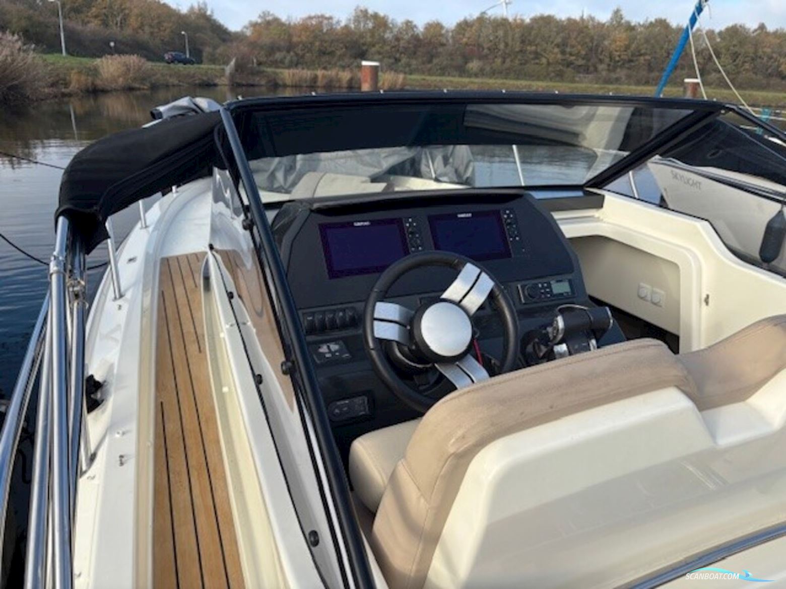Quicksilver 875 Sundeck Active