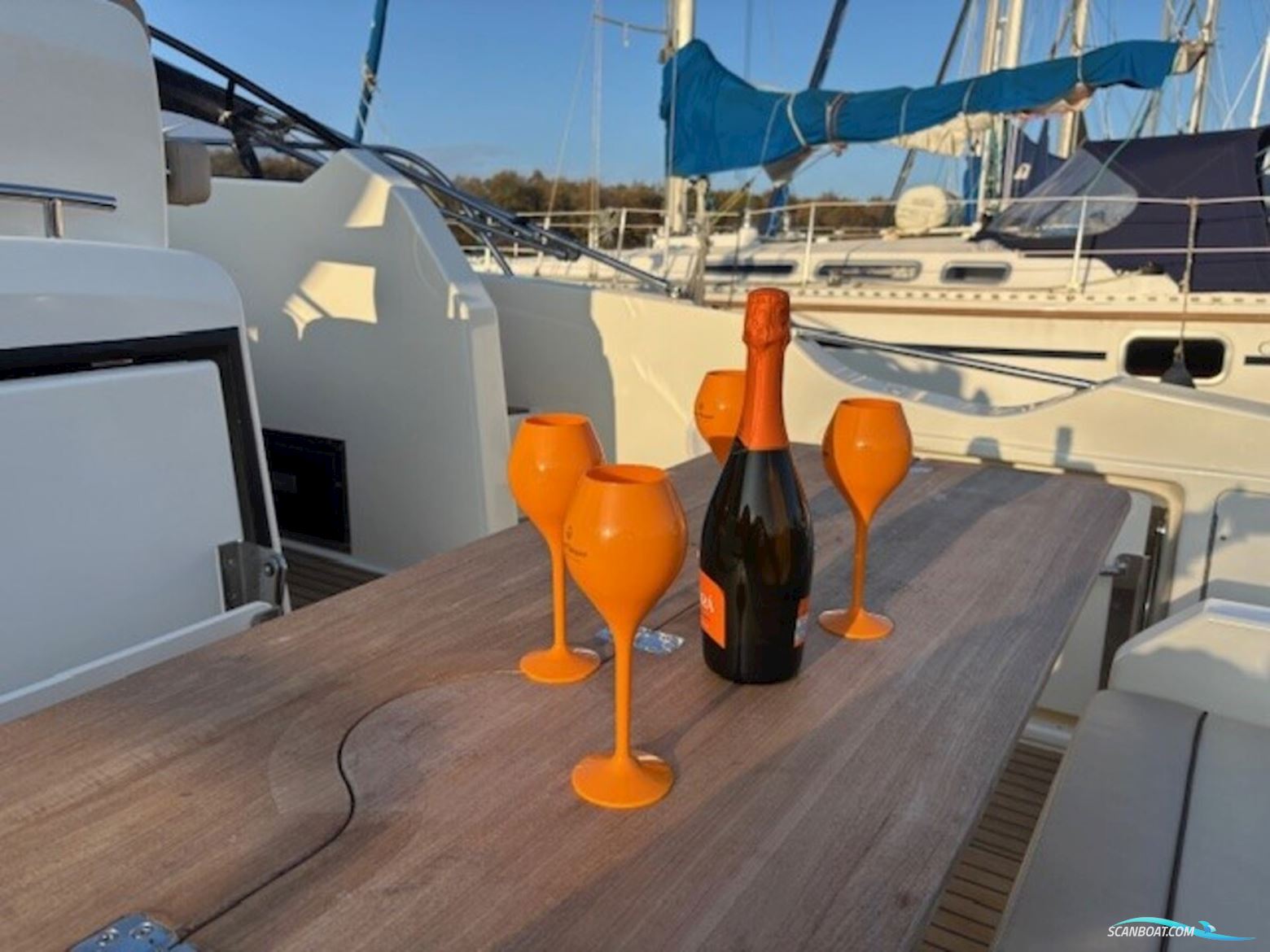 Quicksilver 875 Sundeck Active