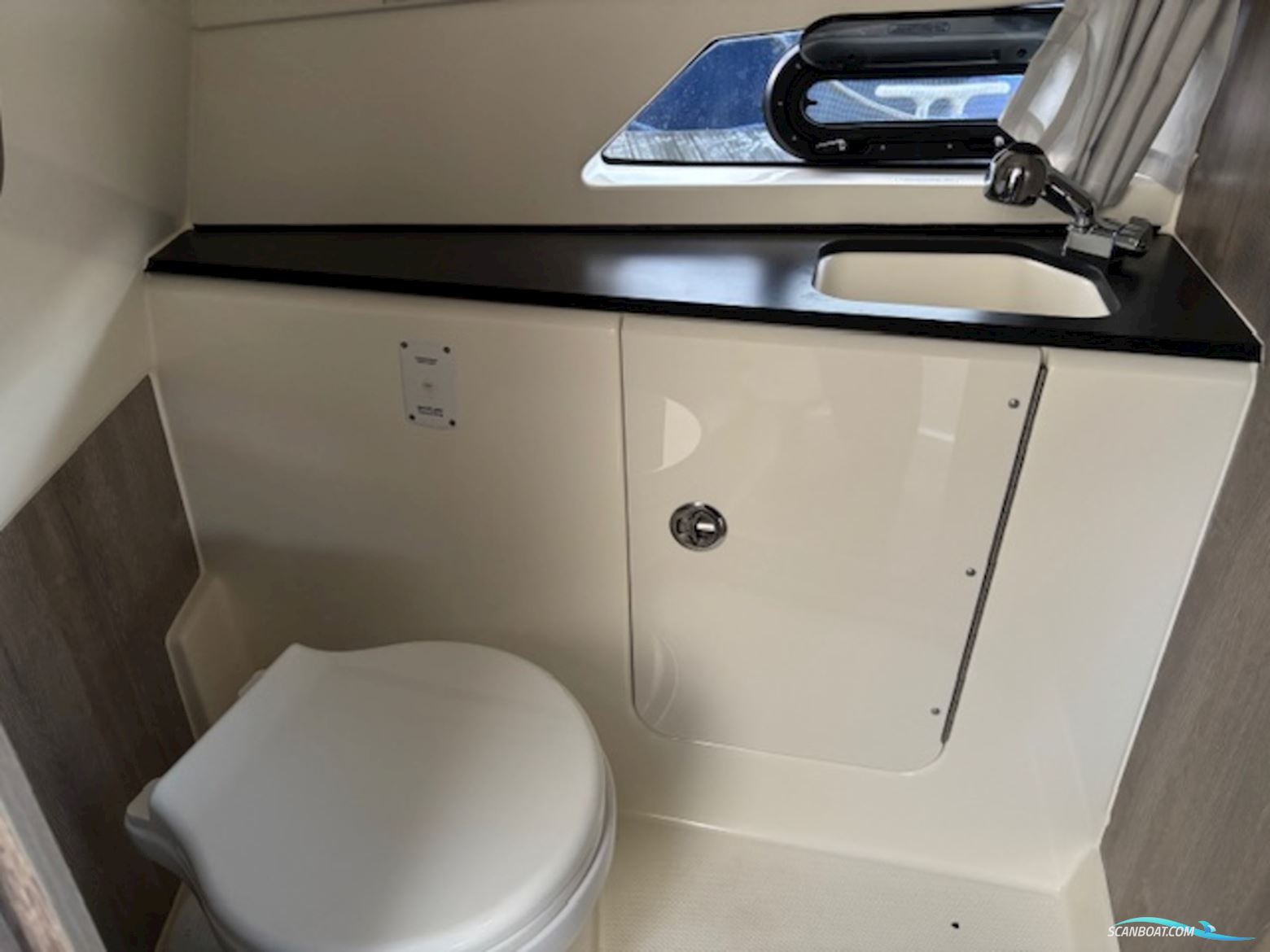 Quicksilver 875 Sundeck Active