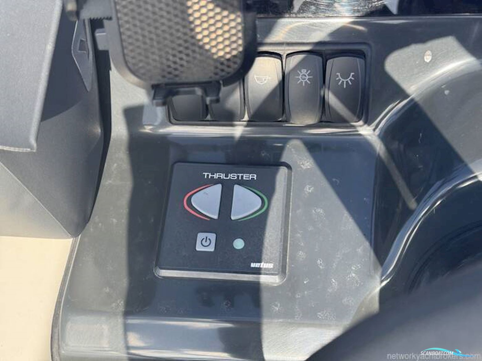 Quicksilver 875 Sundeck