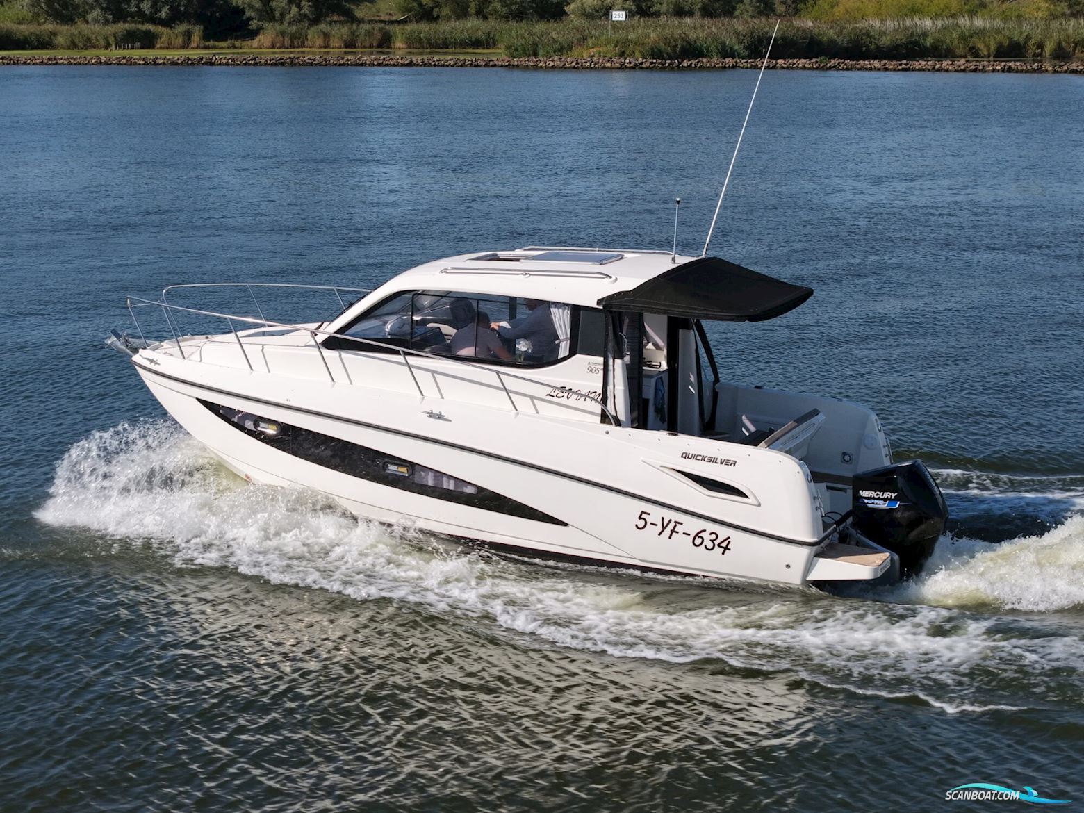 Quicksilver 905 Activ Weekend