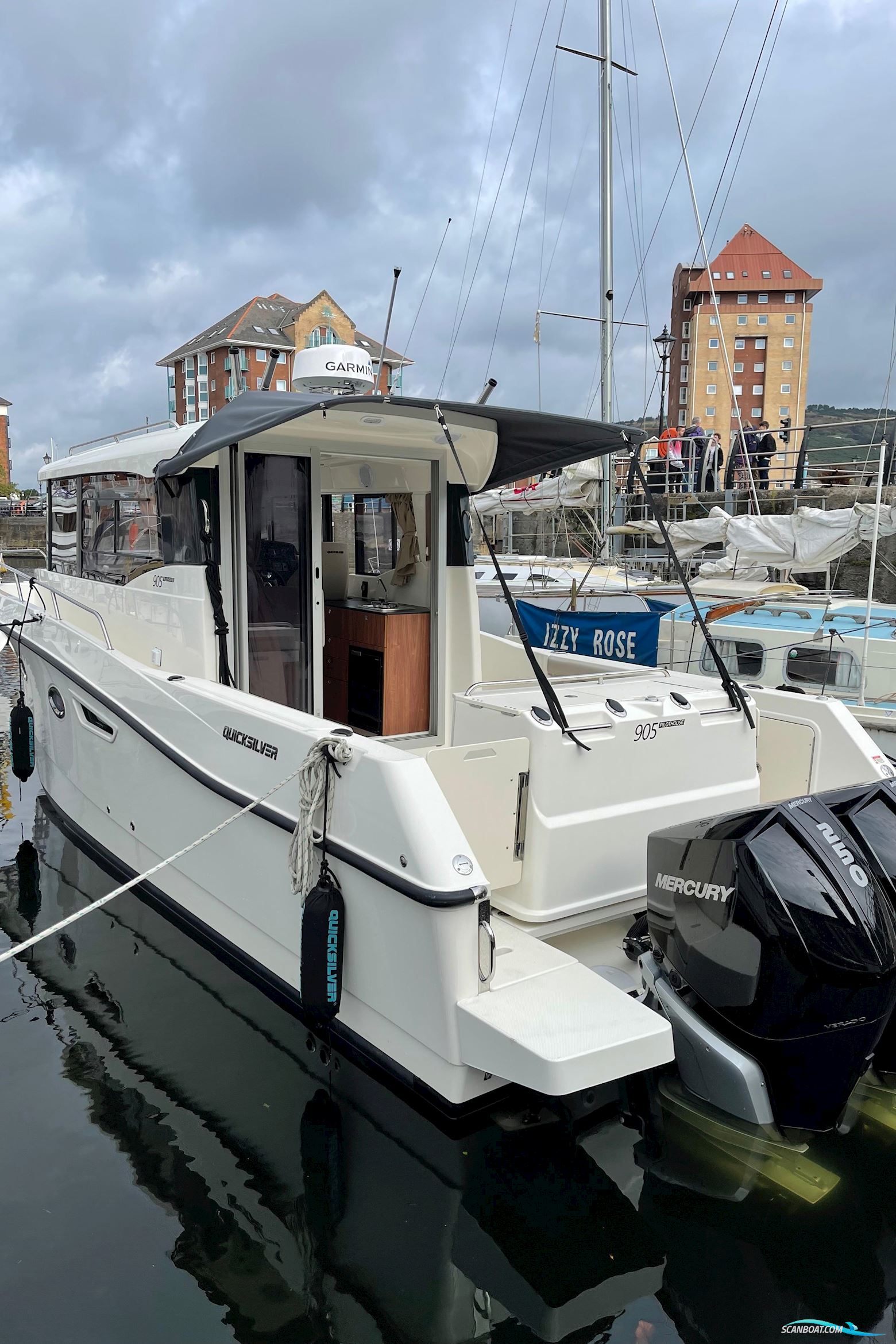 Quicksilver 905 Pilothouse