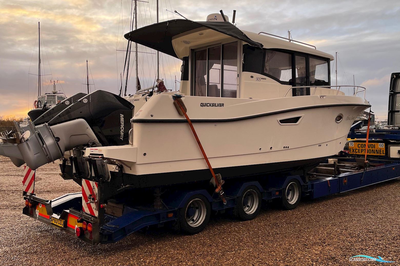 Quicksilver 905 Pilothouse