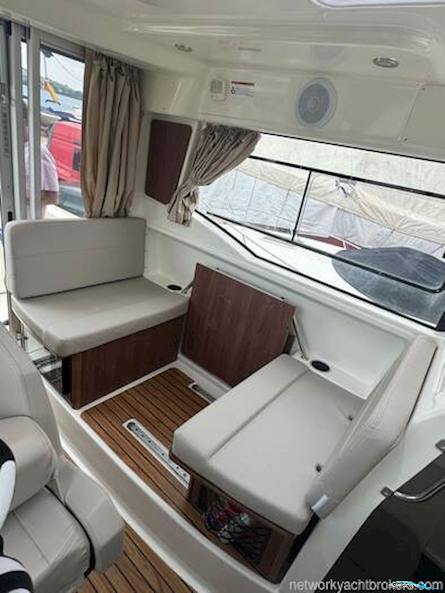 Quicksilver 905 Pilothouse