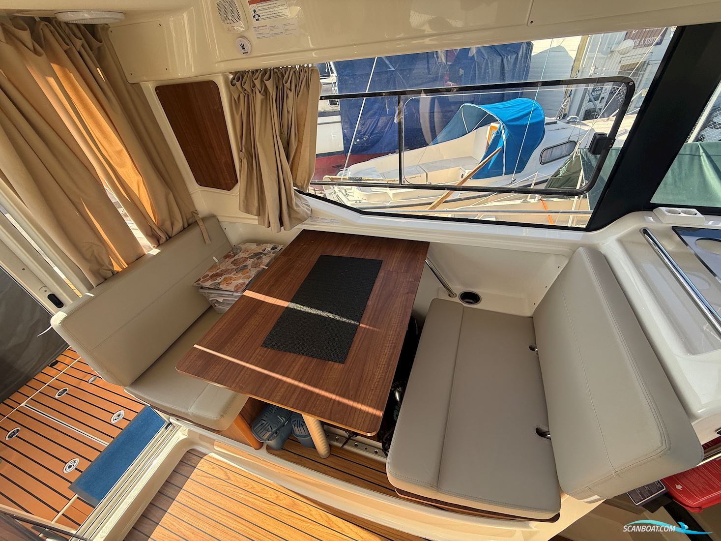 Quicksilver 905 Pilothouse
