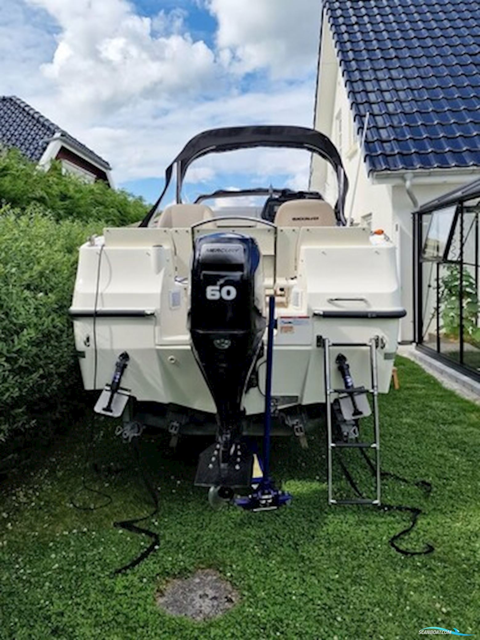 Quicksilver Activ 455 Cabin