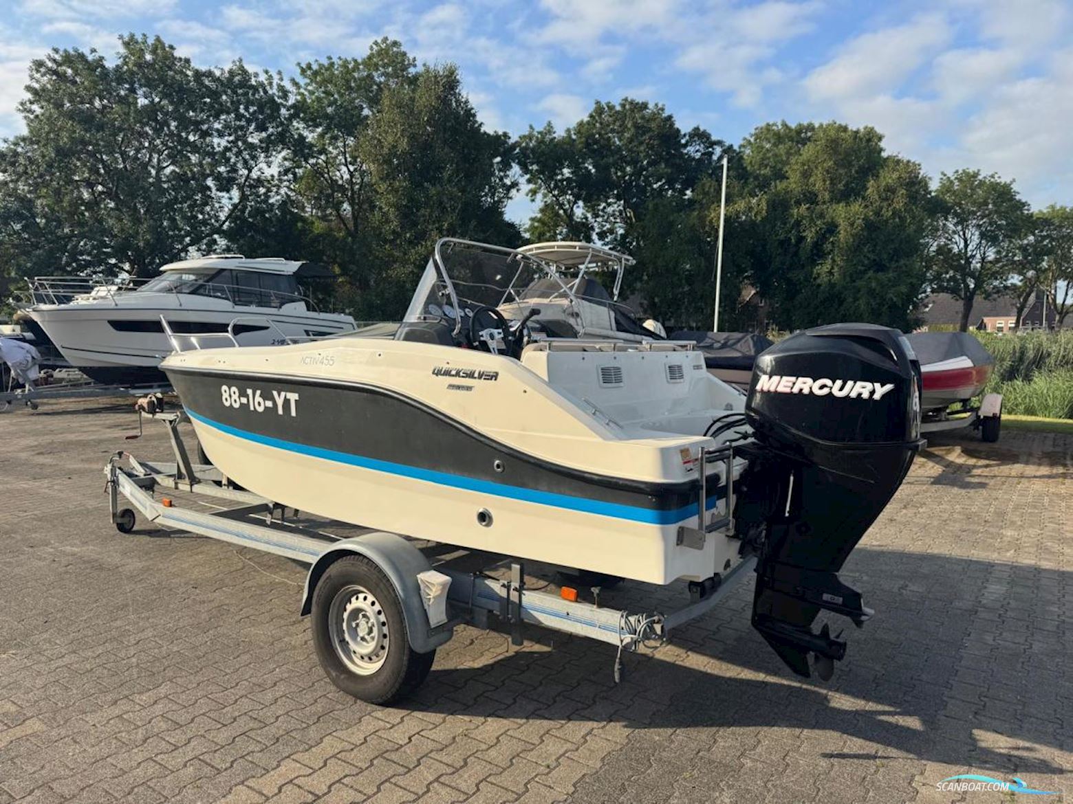 Quicksilver Activ 455 Open