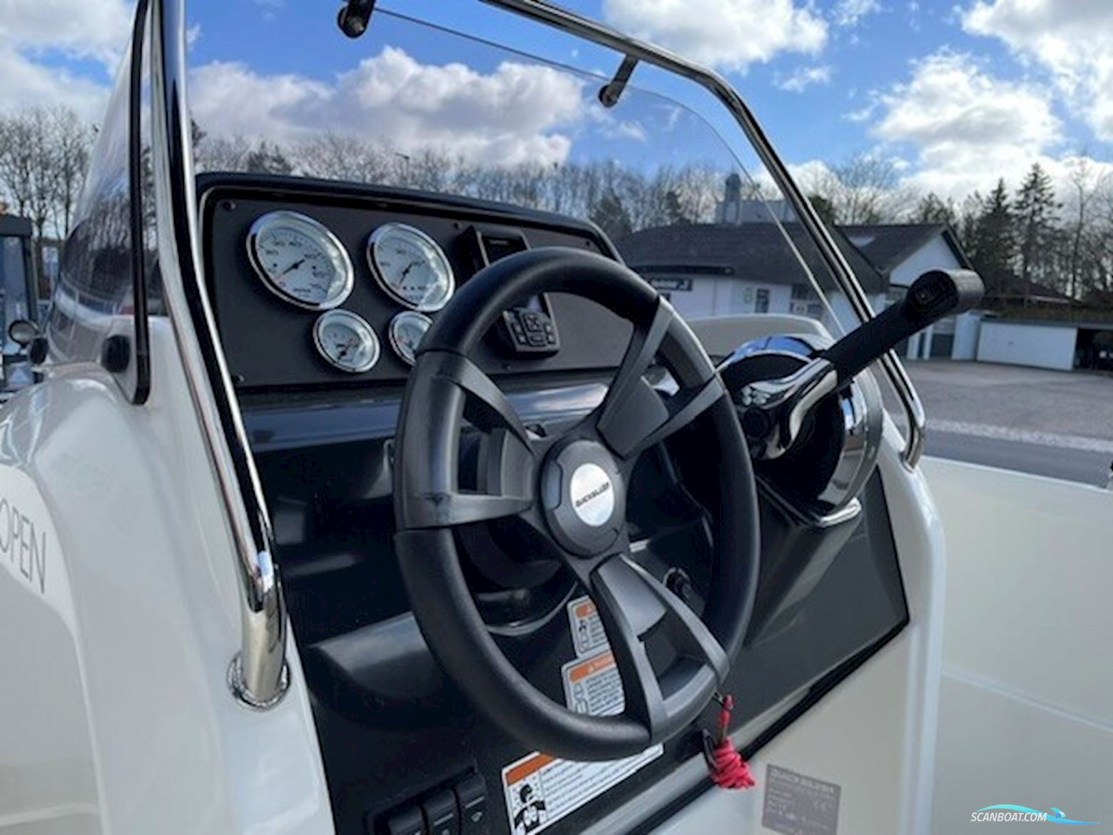 Quicksilver Activ 505 Open Med F100 Mercury og 1000 kg Brenderup 181000B Premium Bådtrailer