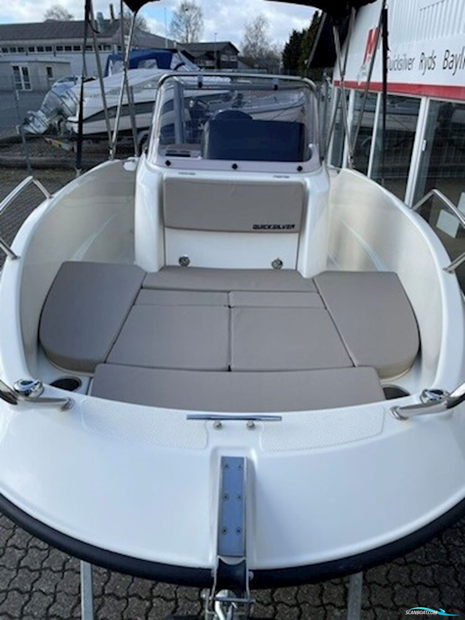 Quicksilver Activ 505 Open Med F100 Mercury og 1000 kg Brenderup 181000B Premium Bådtrailer