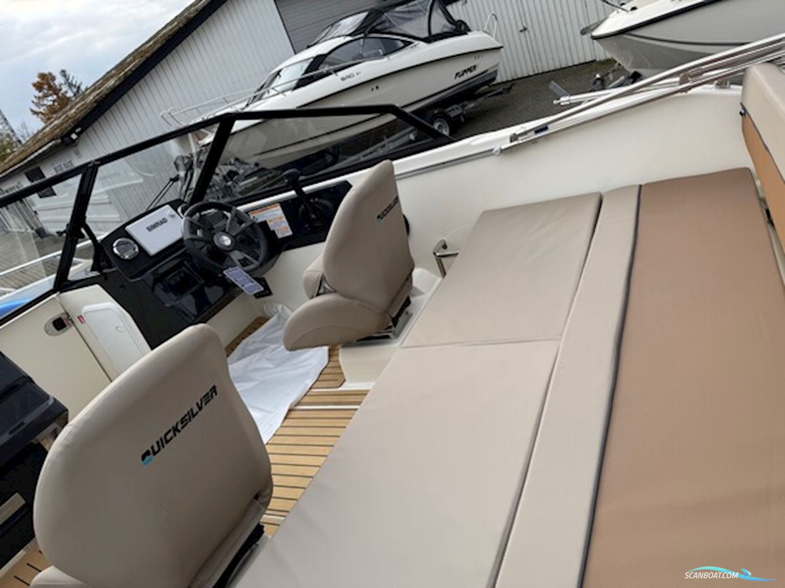 Quicksilver Activ 555 Bowrider Med F115 Mercury-Efi Proxs 4 Takt 2,1L - Flot Udstyret.