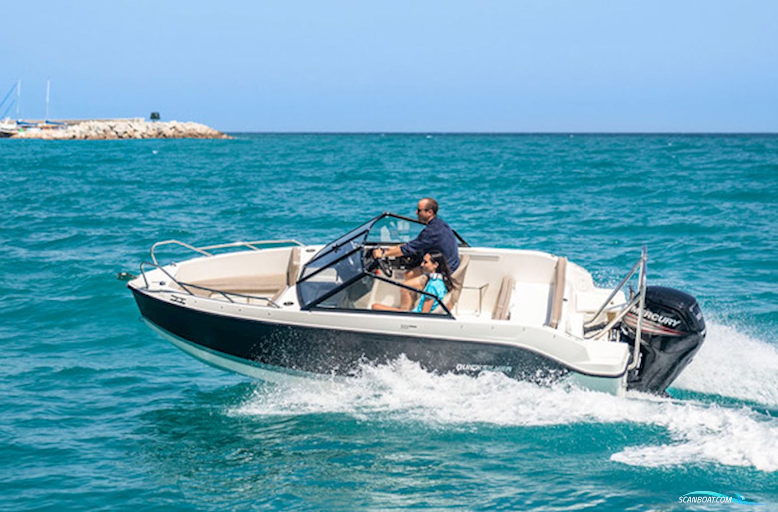 Quicksilver Activ 555 Bowrider m/Mercury F80 hk Efi 4-Takt - Jubilæumspris !