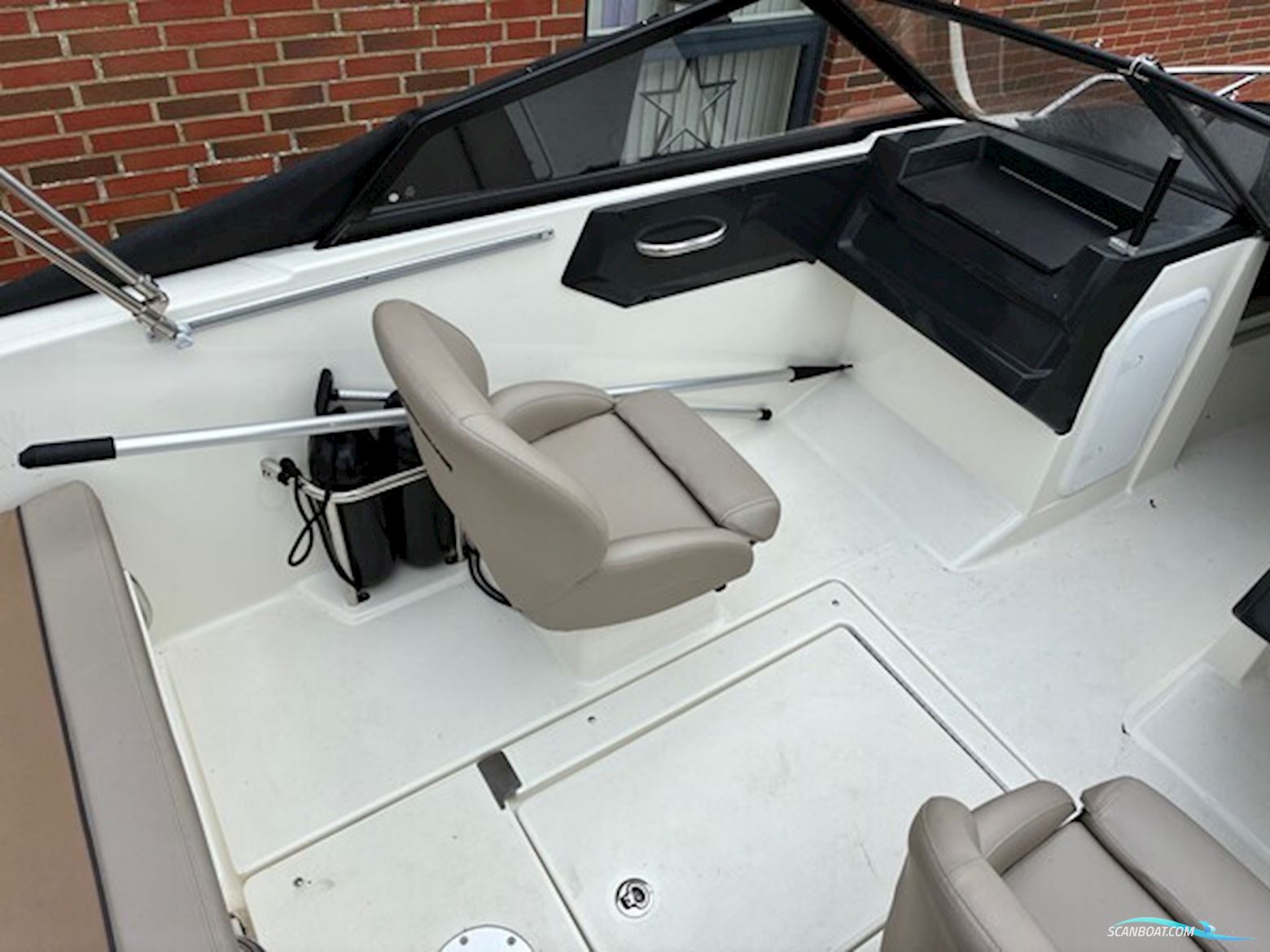 Quicksilver Activ 555 BR m/Mercury F115 hk EFI og Brenderup trailer