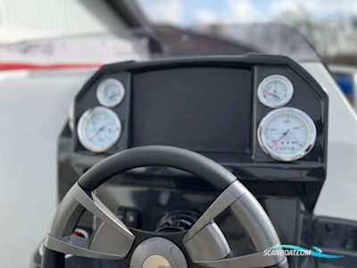 Quicksilver Activ 555 Cabin med 100 hk Mercury-EFI 4 takt 2,1L - med flot udstyr Motorboat 2025, Denmark