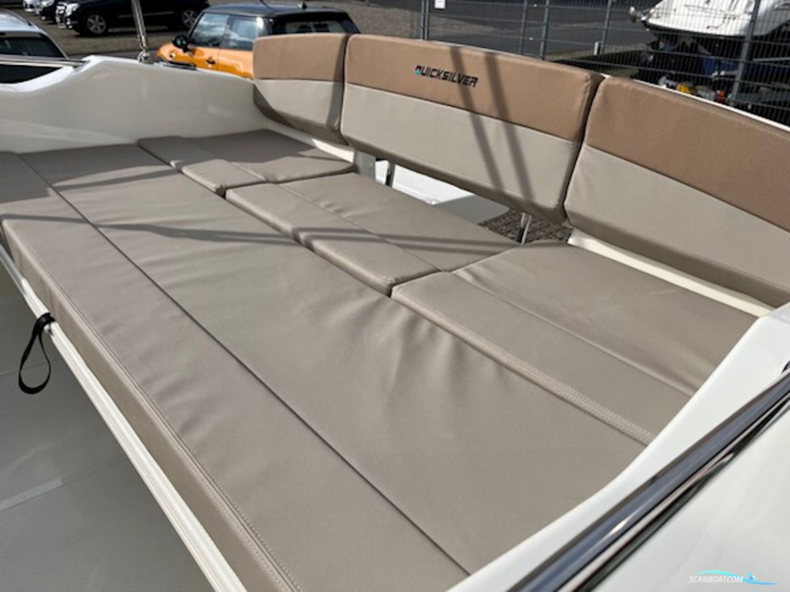 Quicksilver Activ 555 Cabin med 100 hk Mercury-EFI 4 takt 2,1L - med flot udstyr