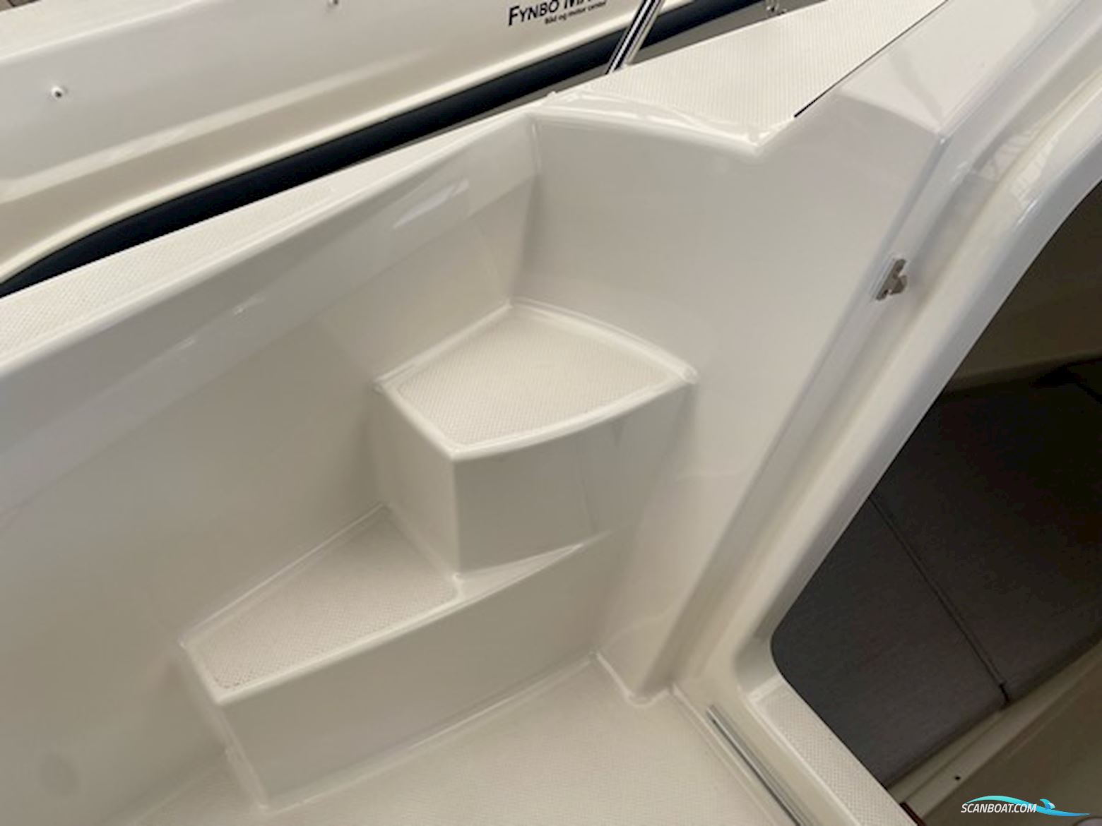 Quicksilver Activ 555 Cabin, Mercury F115 Efi CT...Solgt