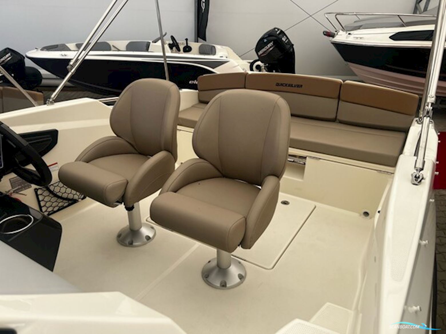 Quicksilver Activ 555 Cabin, Mercury F115 Efi