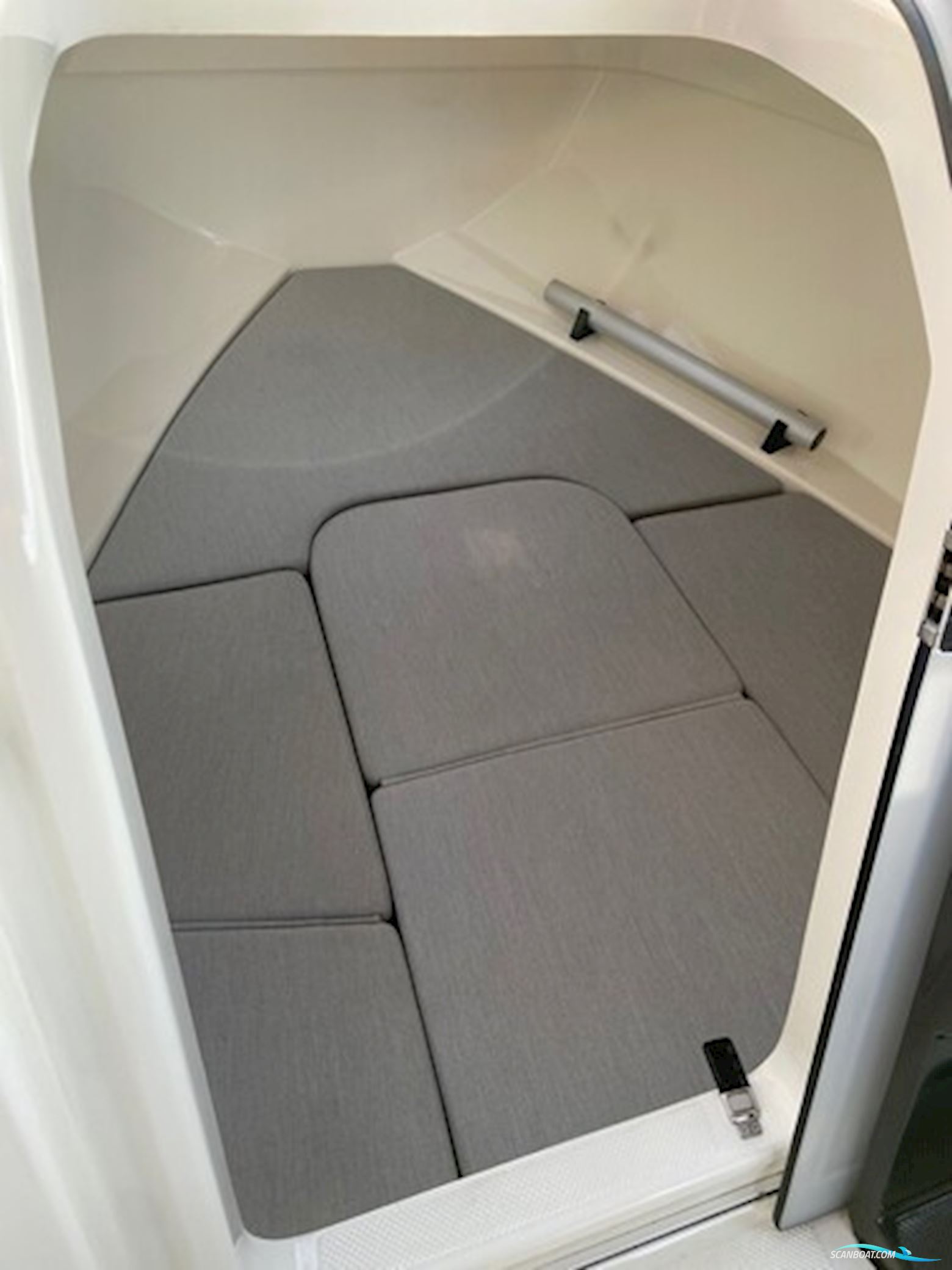 Quicksilver Activ 555 Cabin m/Mercury F115 hk og Brenderup Trailer