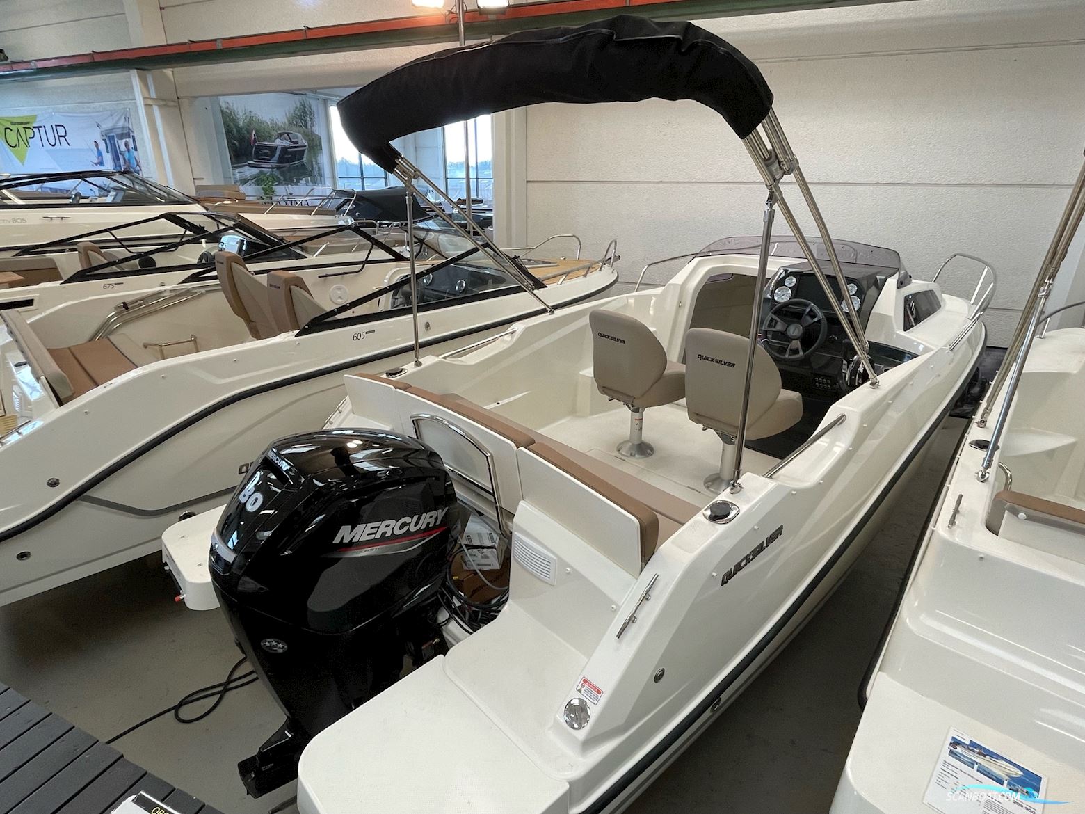 Quicksilver Activ 555 Cabin